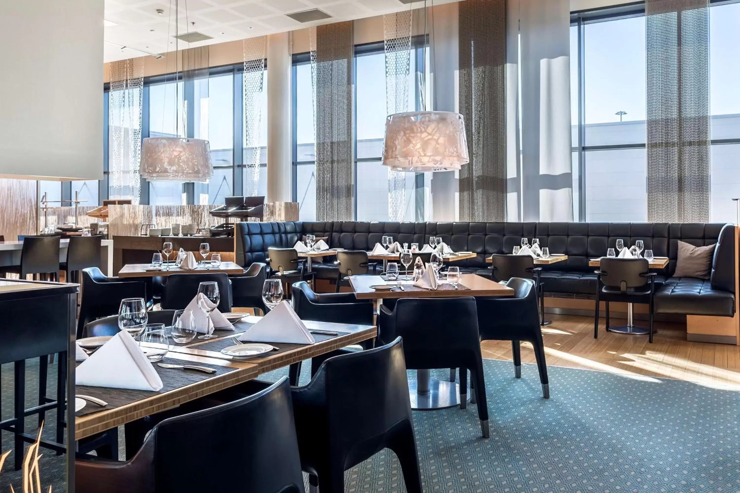 Restaurant/Places to Eat in Hilton Helsinki Airport