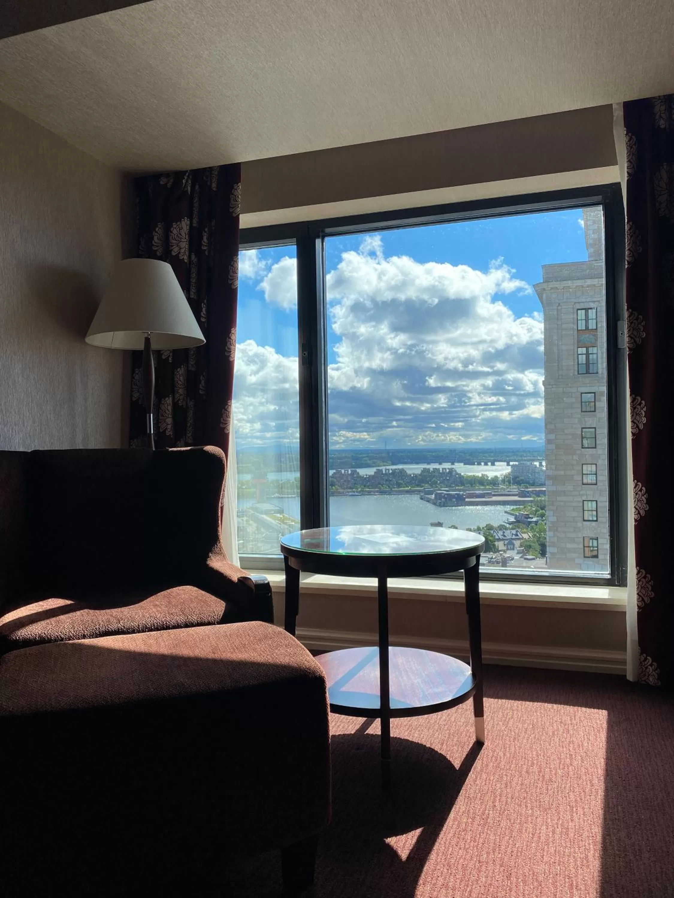 View (from property/room), Bed in InterContinental Montreal by IHG