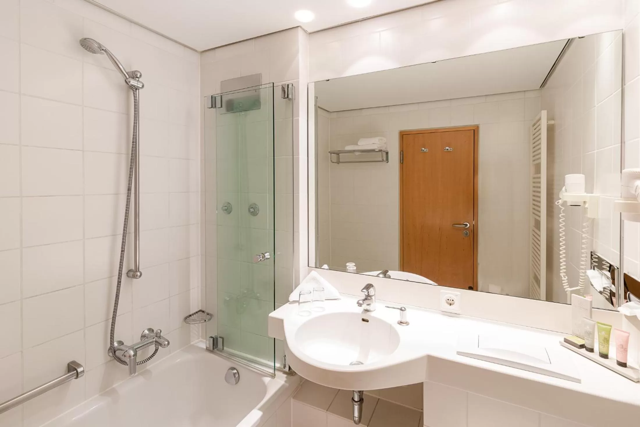 Shower in Golfhotel & Restaurant Lindenhof