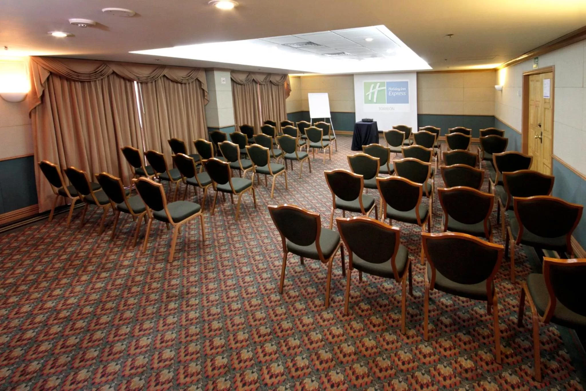 Meeting/conference room in Holiday Inn Express Torreon by IHG