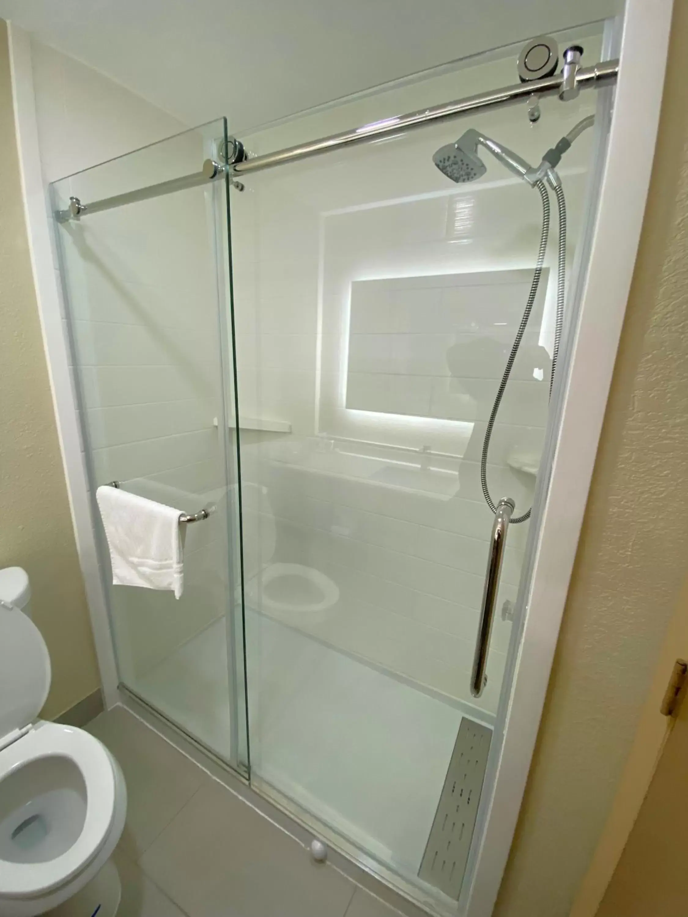 Shower, Bathroom in SureStay Plus by Best Western Reading North