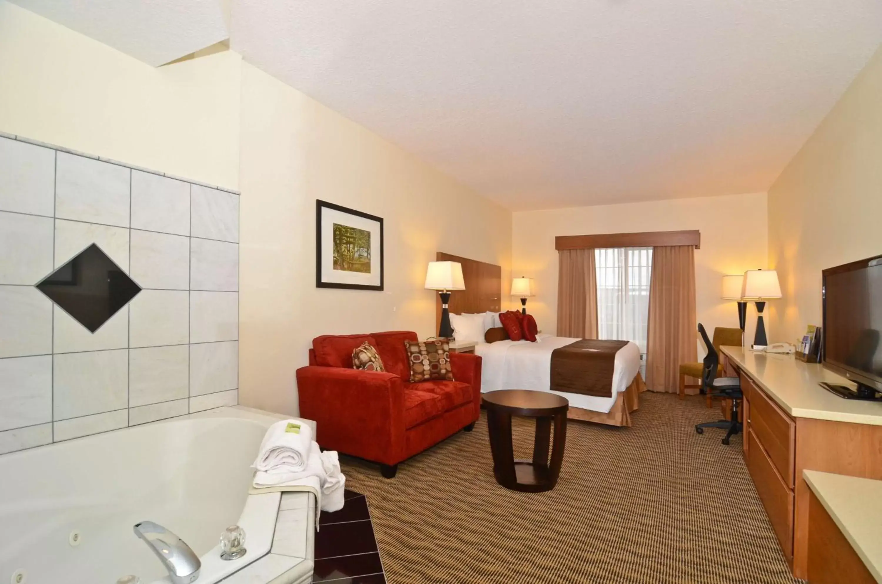 Photo of the whole room in Best Western Plus Park Place Inn & Suites