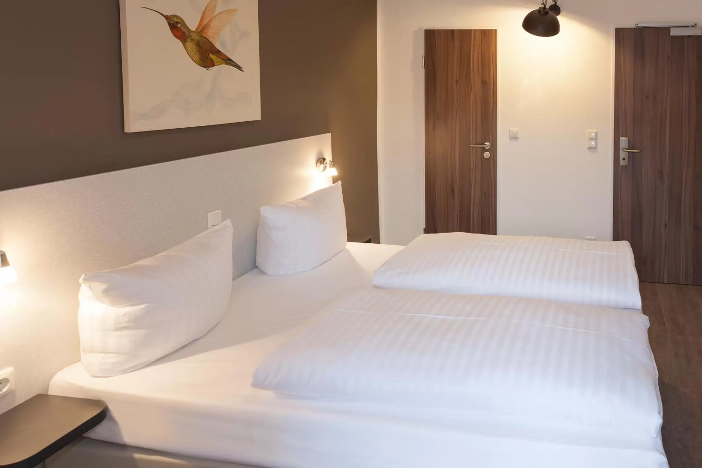 Photo of the whole room, Bed in Hotel West