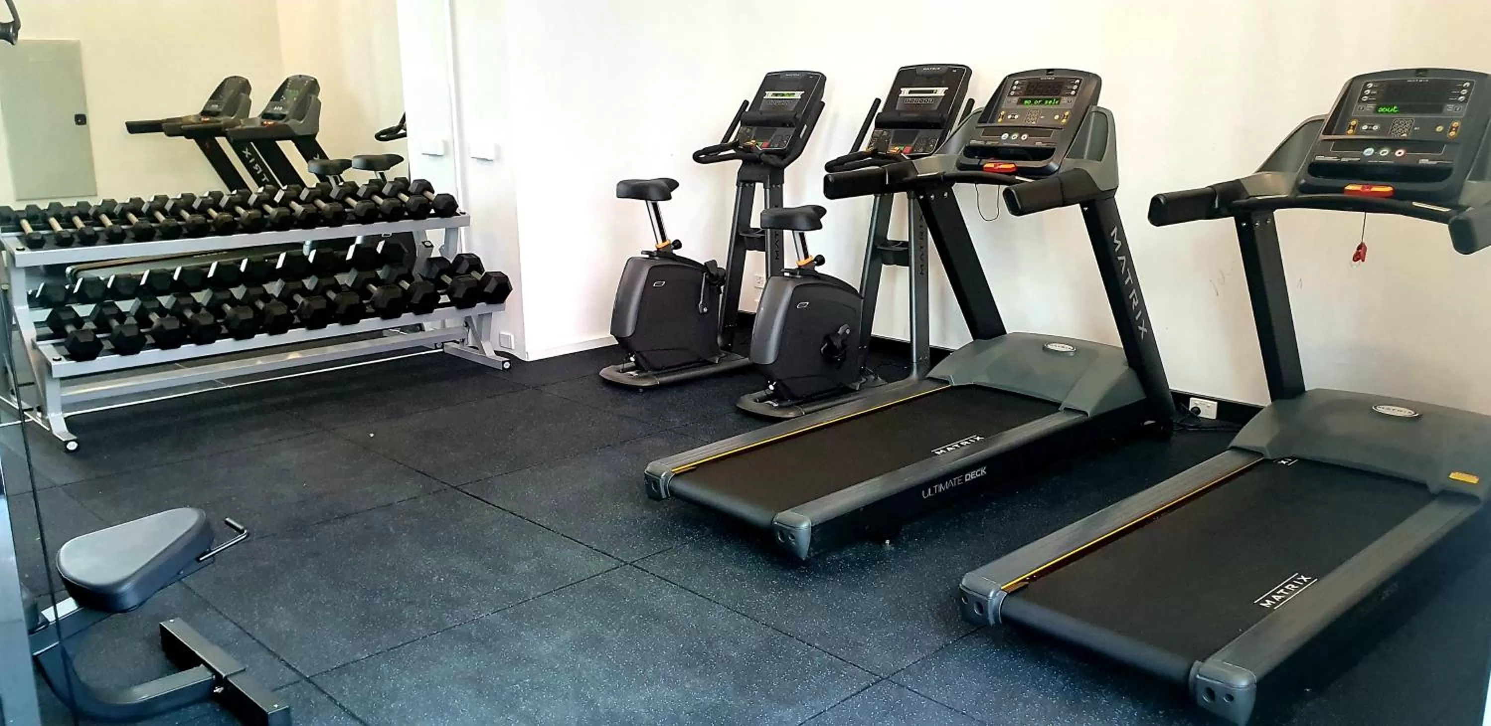 Fitness centre/facilities in Essence Hotel Carlton