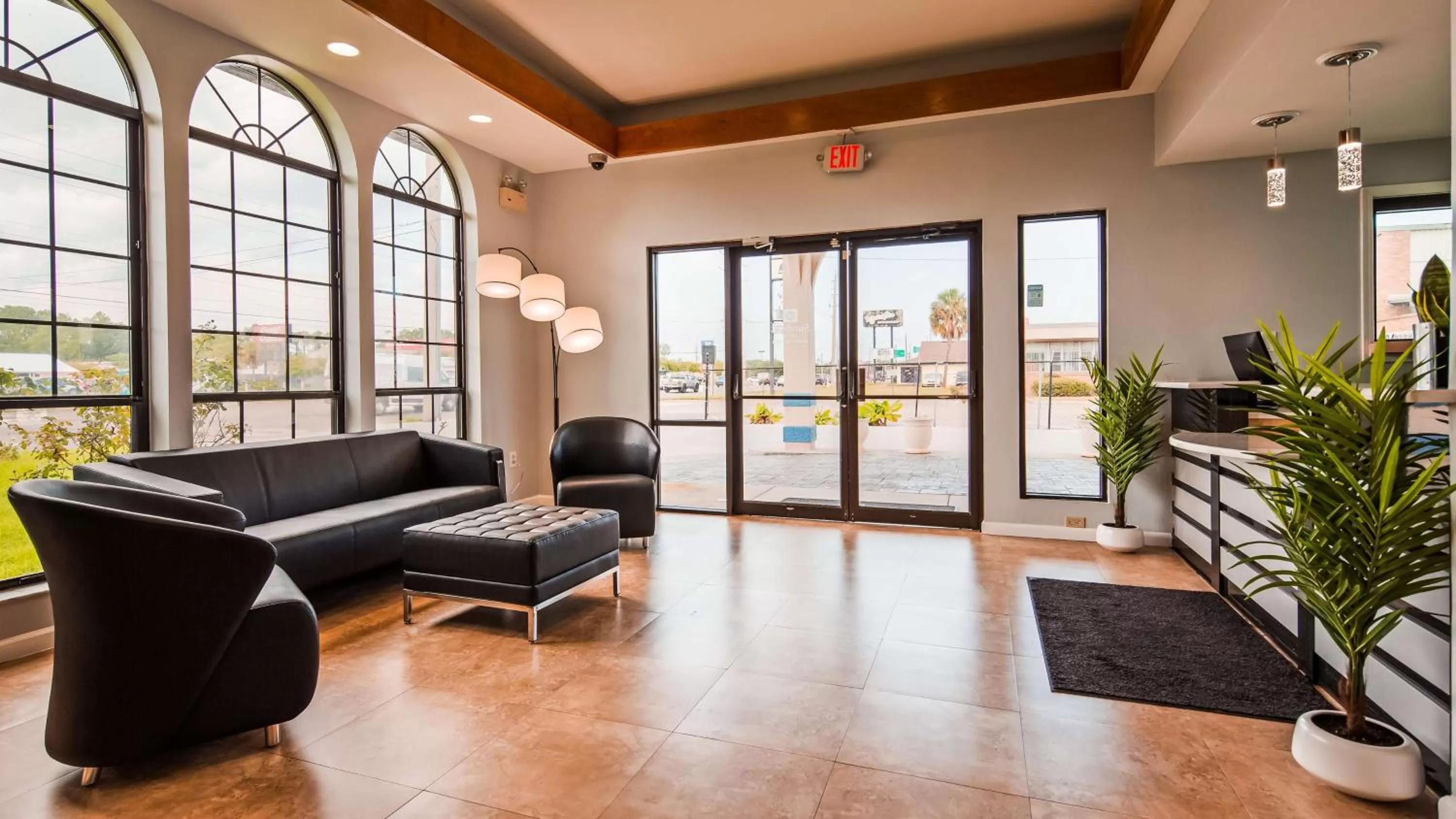 Lobby or reception in SureStay Hotel by Best Western Jacksonville South