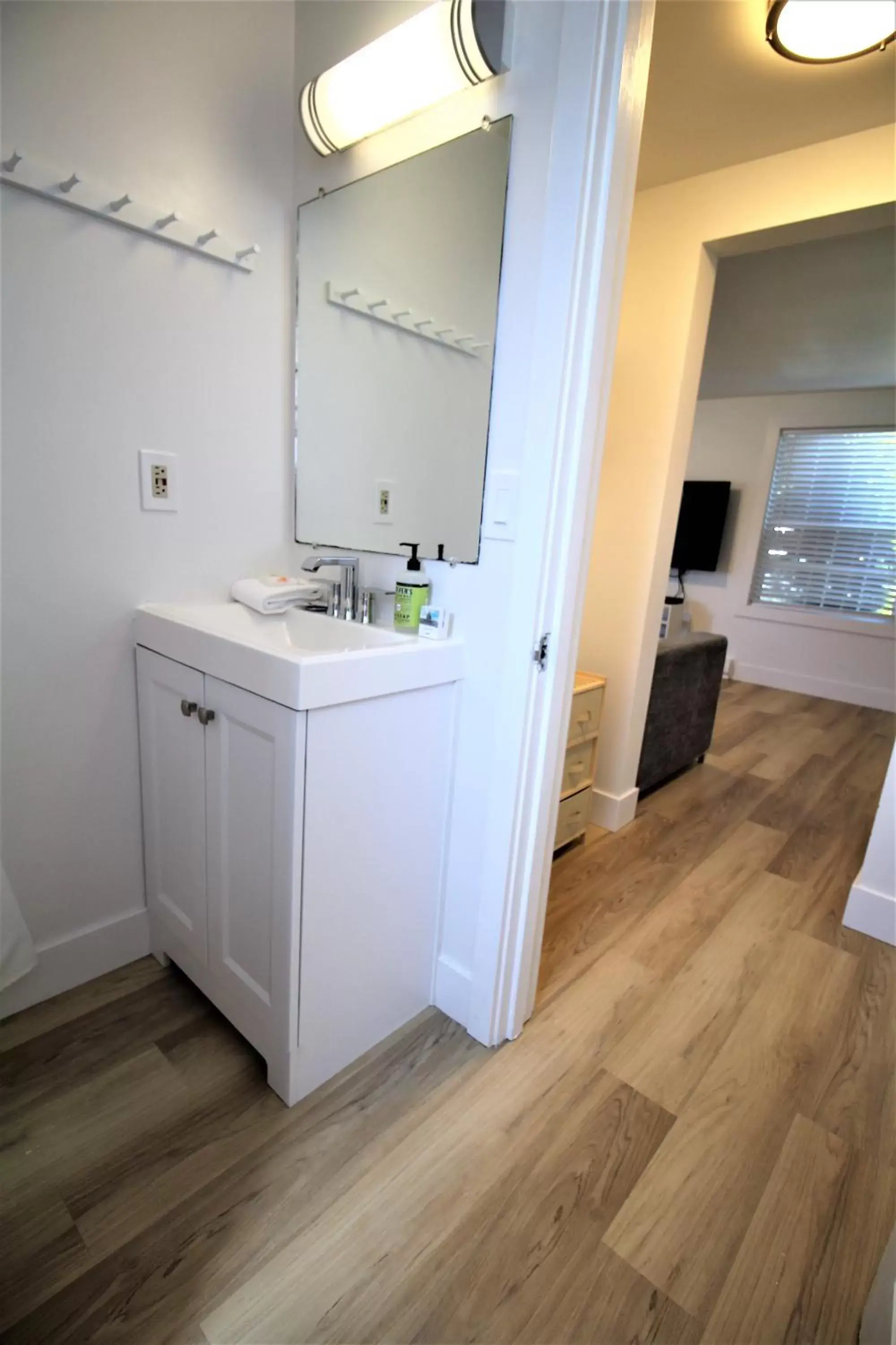 Bathroom, Kitchen/Kitchenette in San Dune Inn