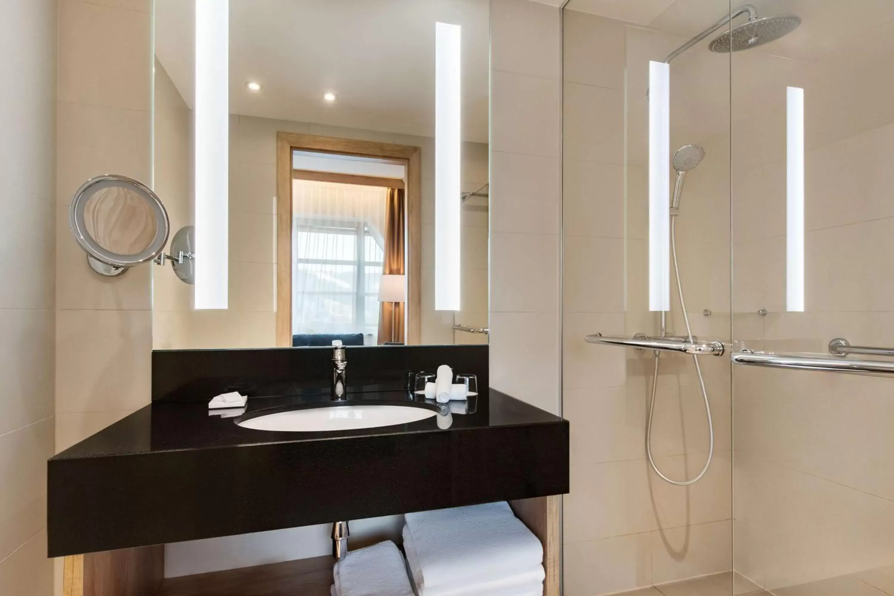 Shower, Bathroom in Radisson Blu Hotel & Residences