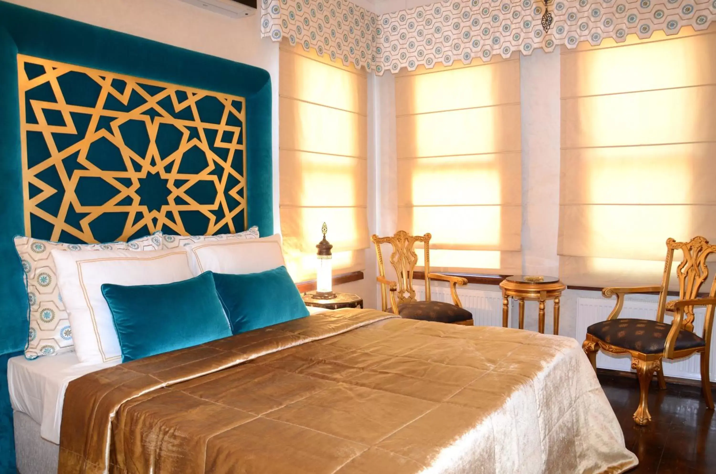 Bedroom, Bed in İstanbul Bosphorus Hotel Symbola