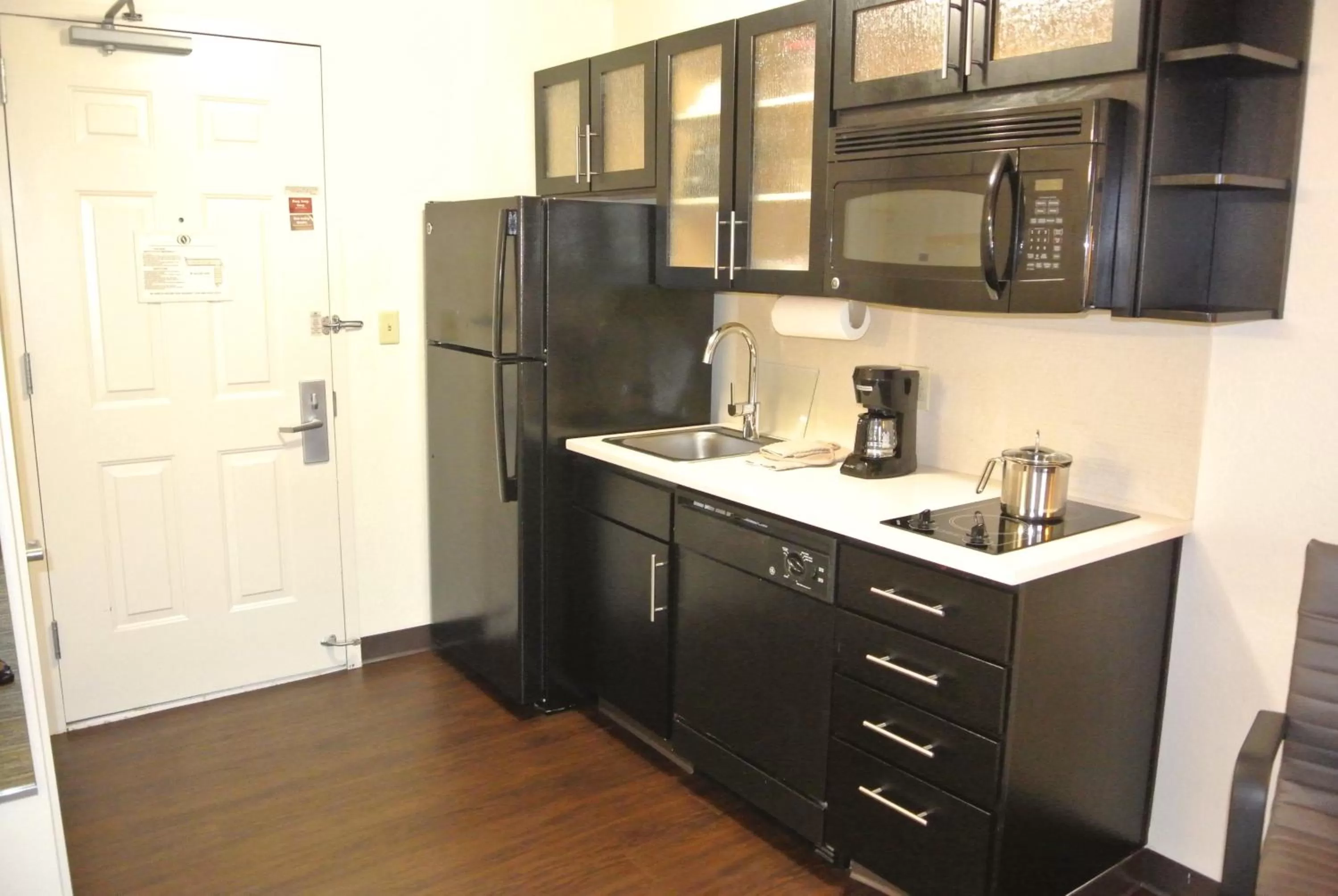 Queen Studio - Non-Smoking in Candlewood Suites Washington-Fairfax, an IHG Hotel