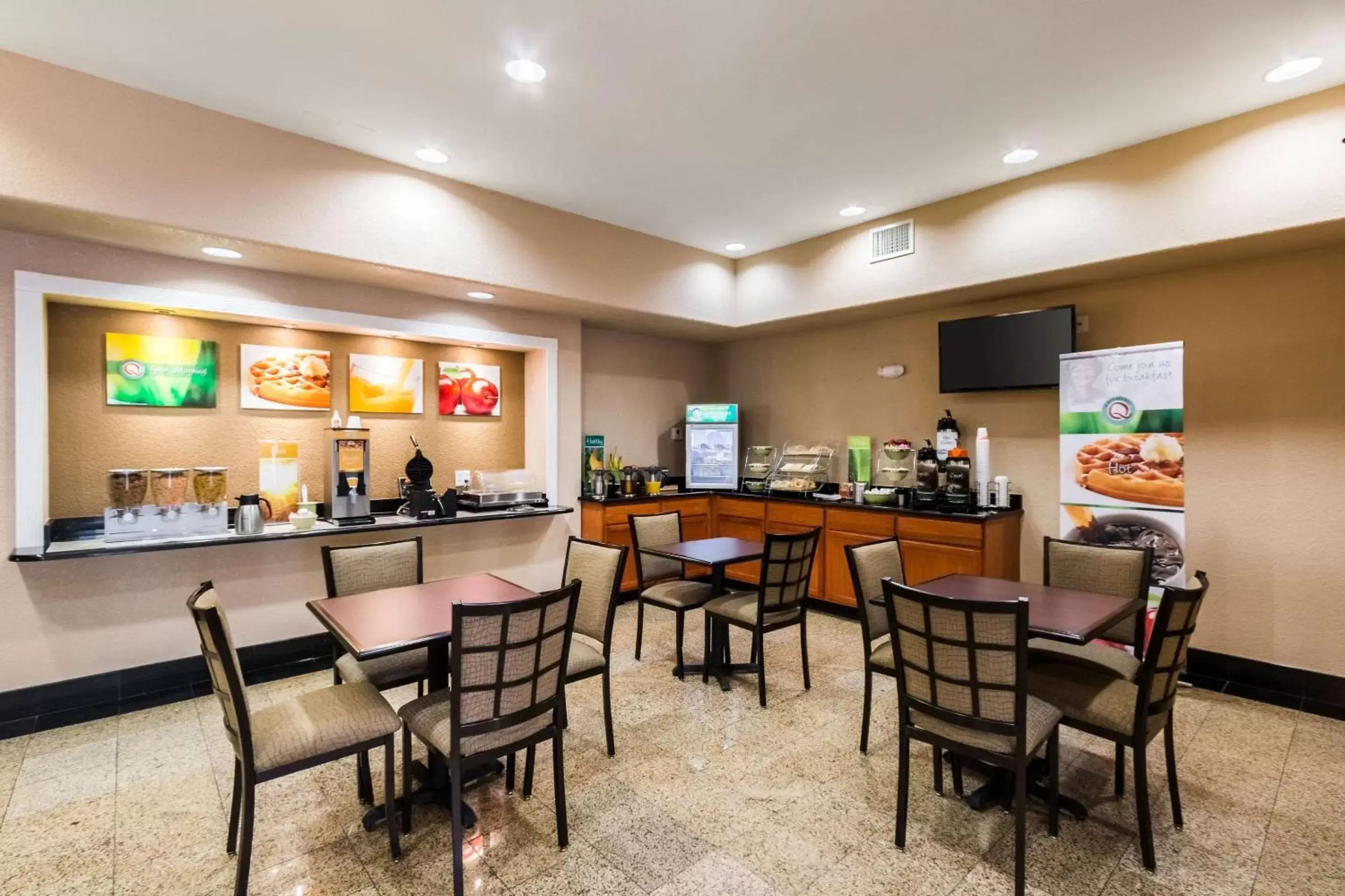 Restaurant/Places to Eat in Quality Inn Killeen Forthood