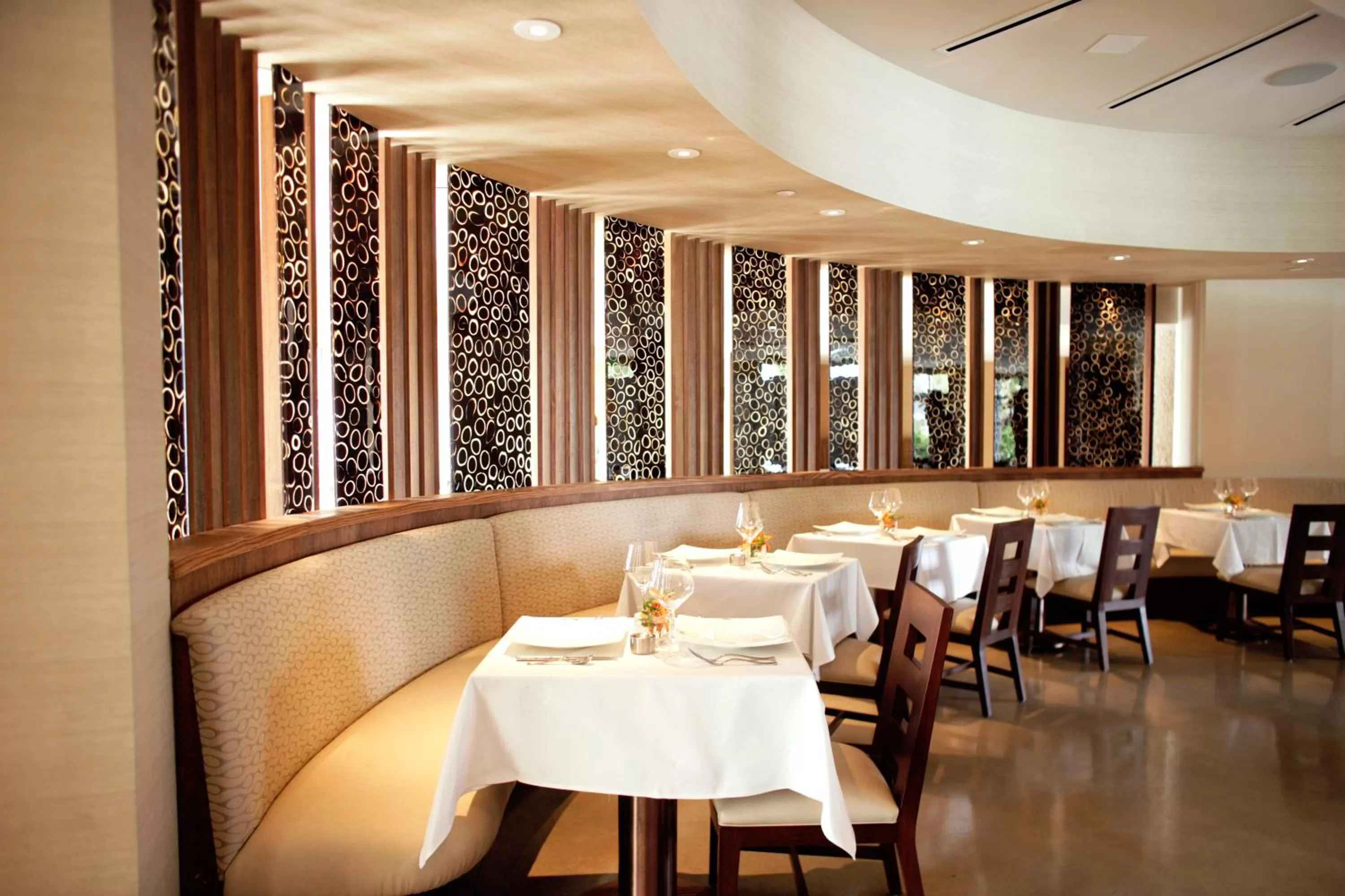 Restaurant/places to eat in Costa d&#x27;Este Beach Resort &amp; Spa