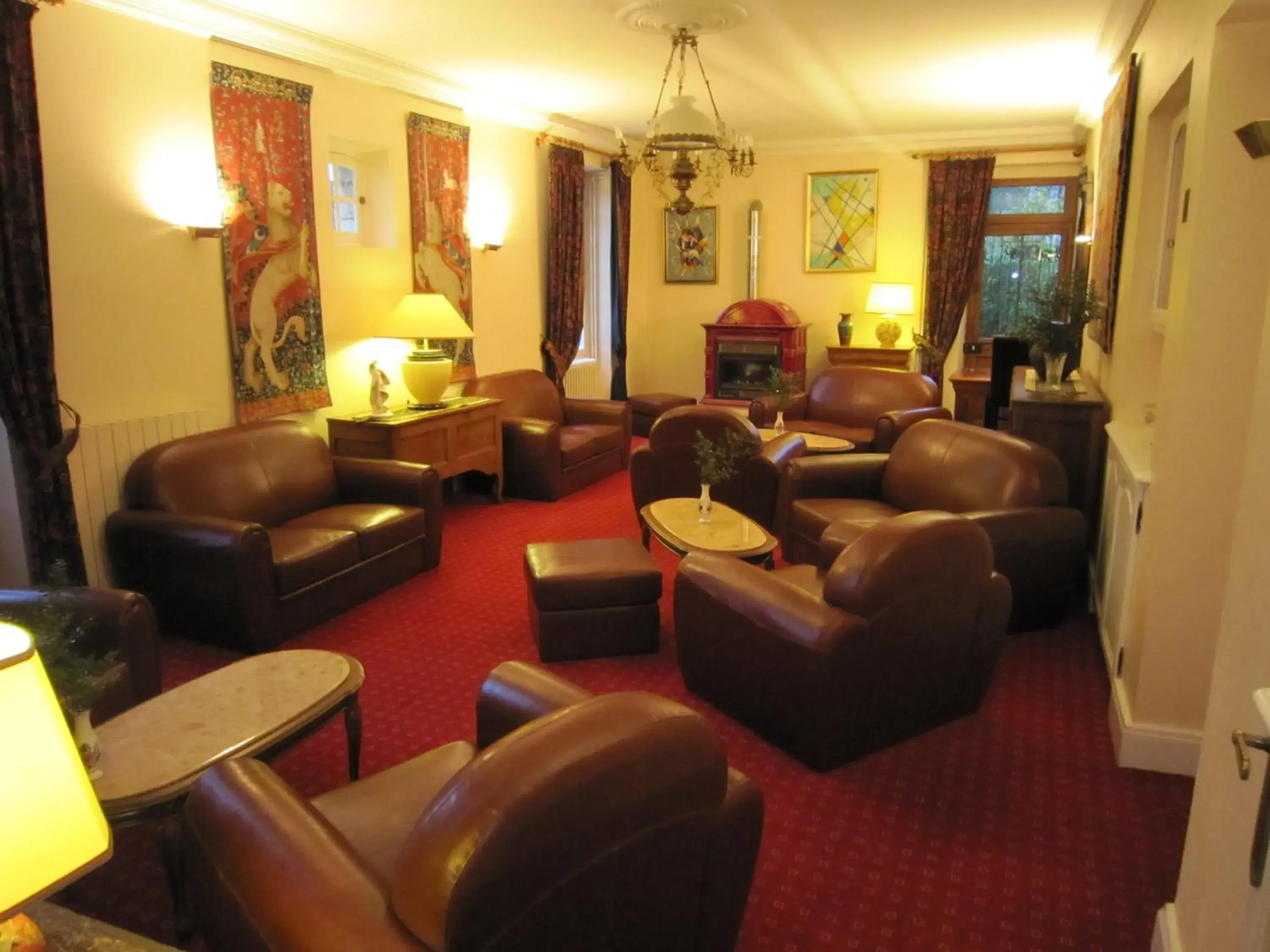 Communal lounge/ TV room, Seating Area in Hostellerie de la Bouriane
