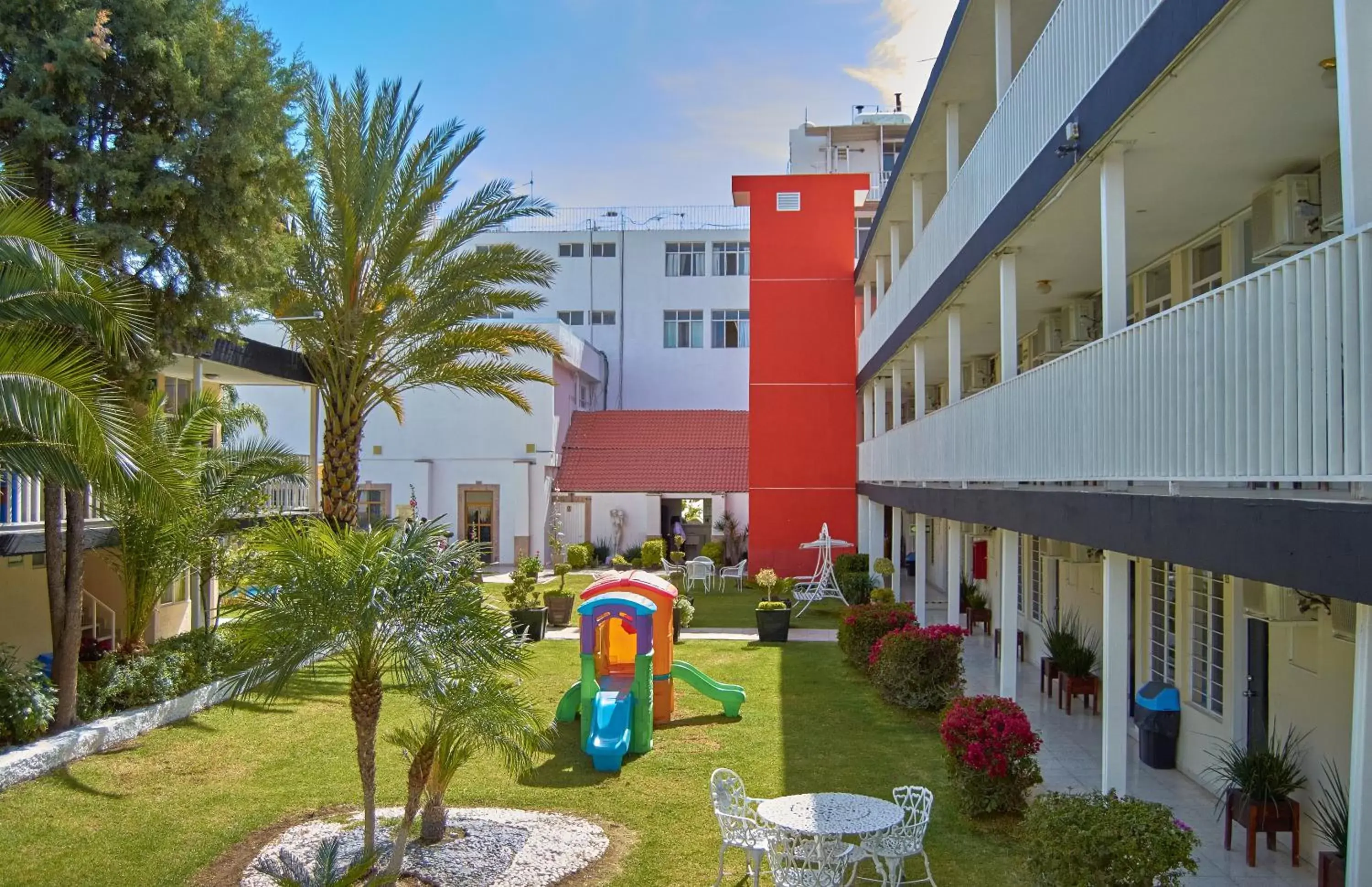 Garden, Children's Play Area in Hotel del Alba Inn & Suites