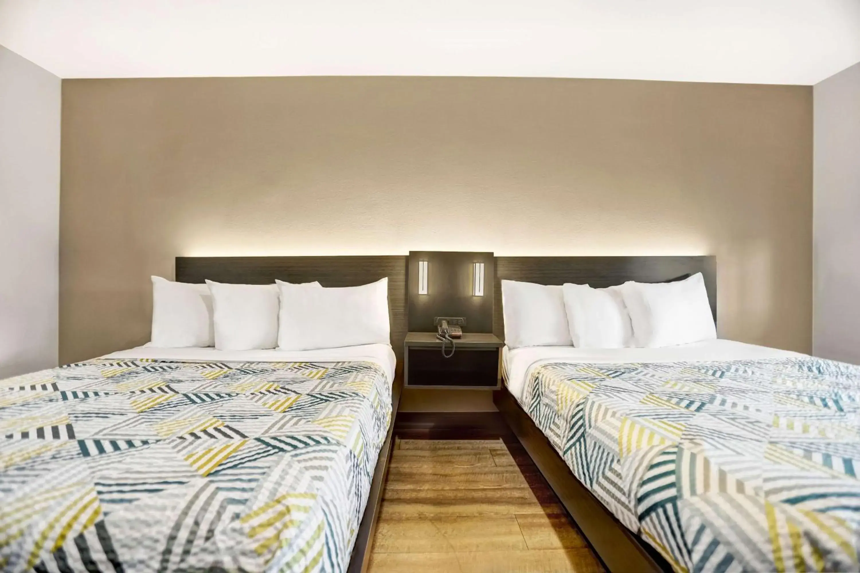 Bedroom, Bed in Motel 6 San Diego, CA Airport Harbor Bedroom, Bed in Motel 6 San Diego, CA Airport Harbor