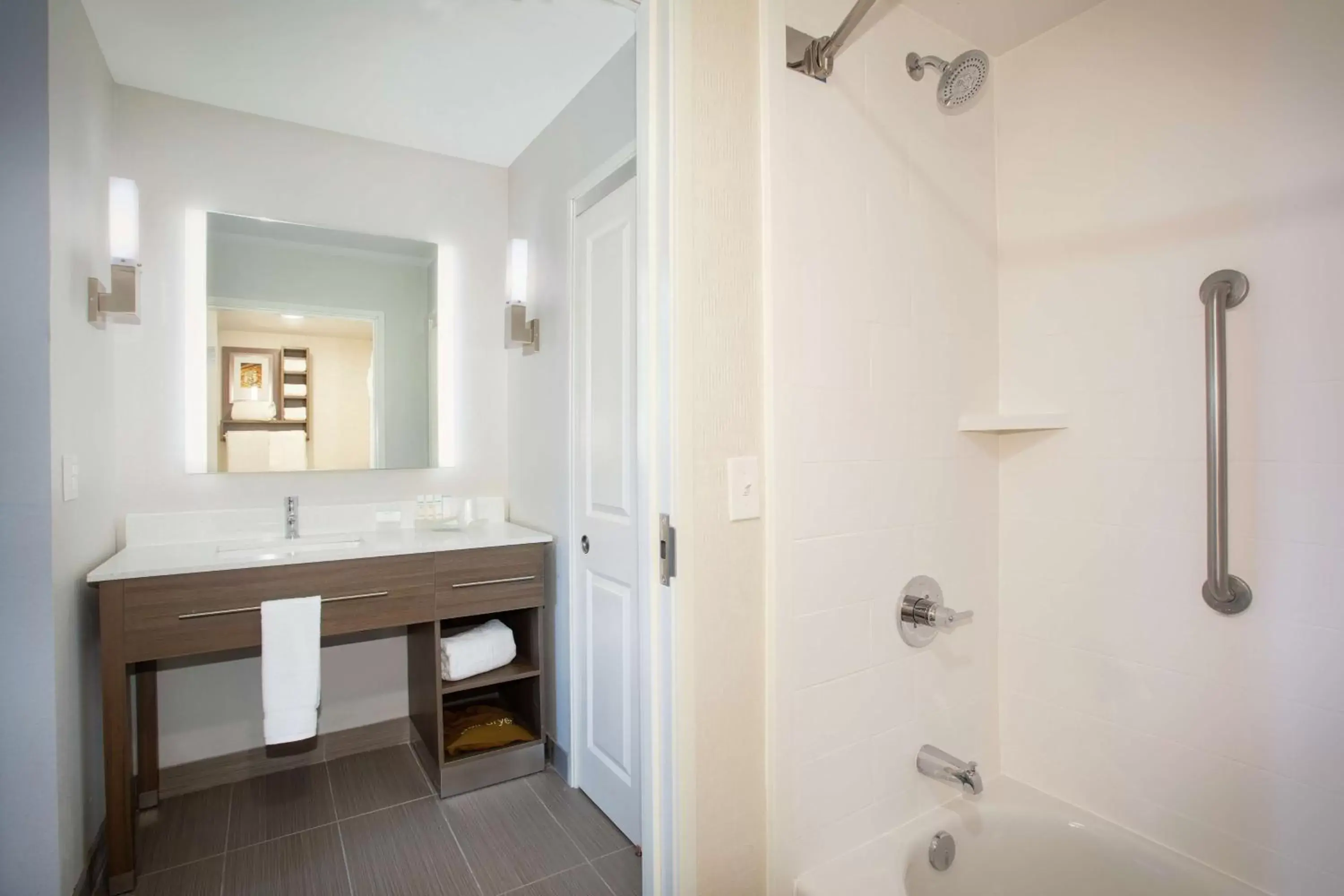 Bathroom in Homewood Suites by Hilton Albuquerque-Journal Center