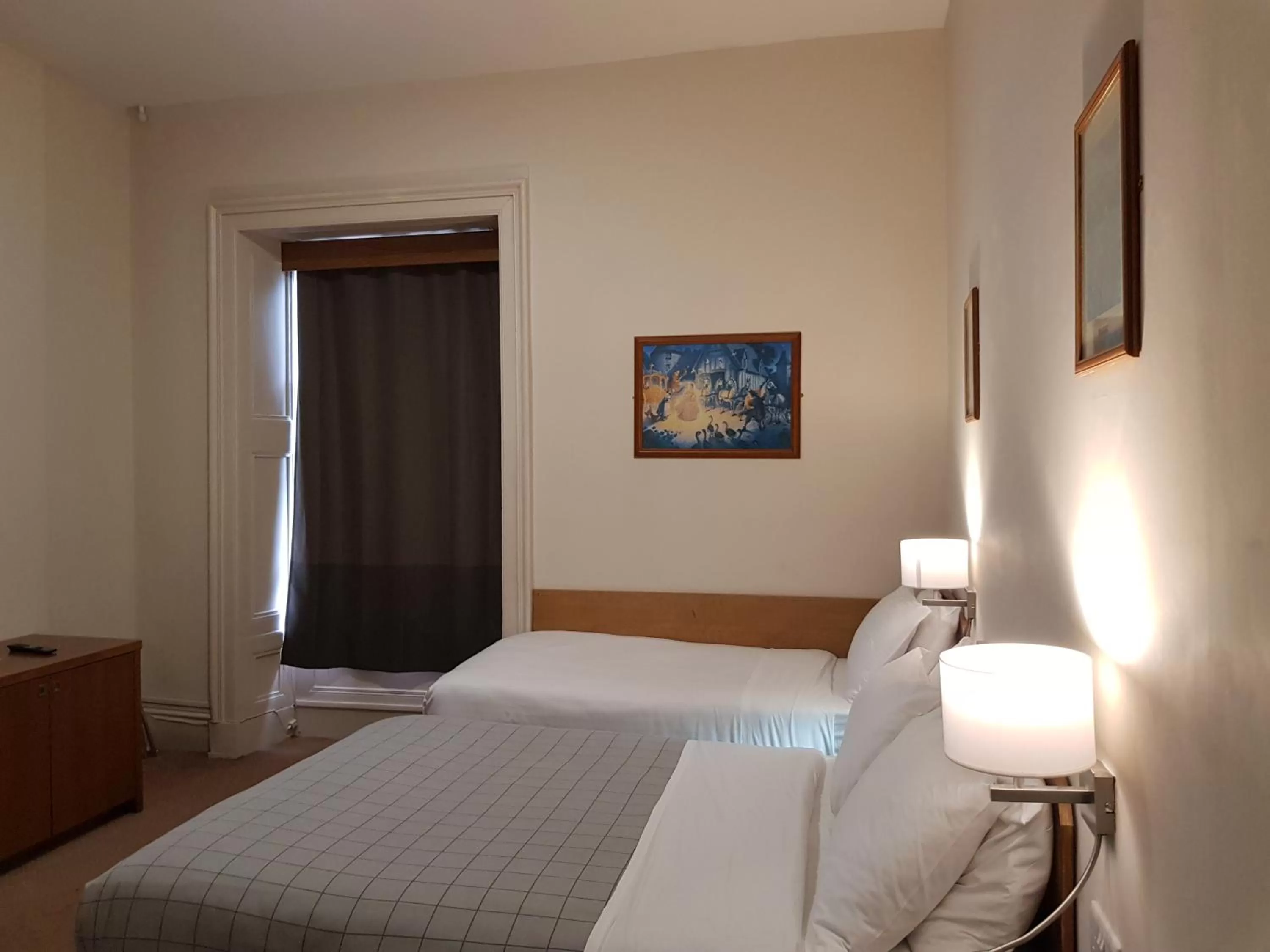 Bed in Aberdeen House