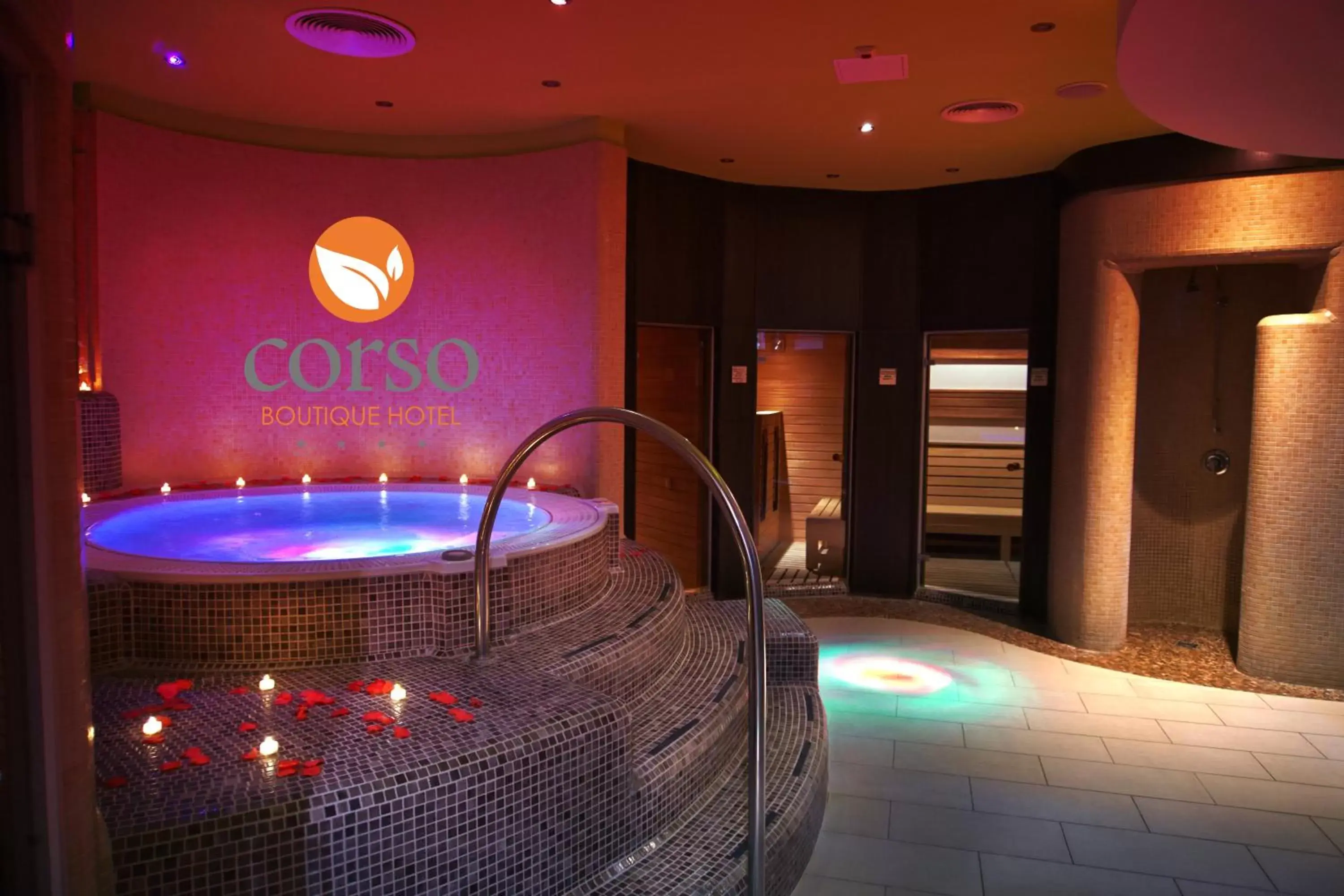 Hot Tub, Swimming Pool in Corso Boutique Hotel