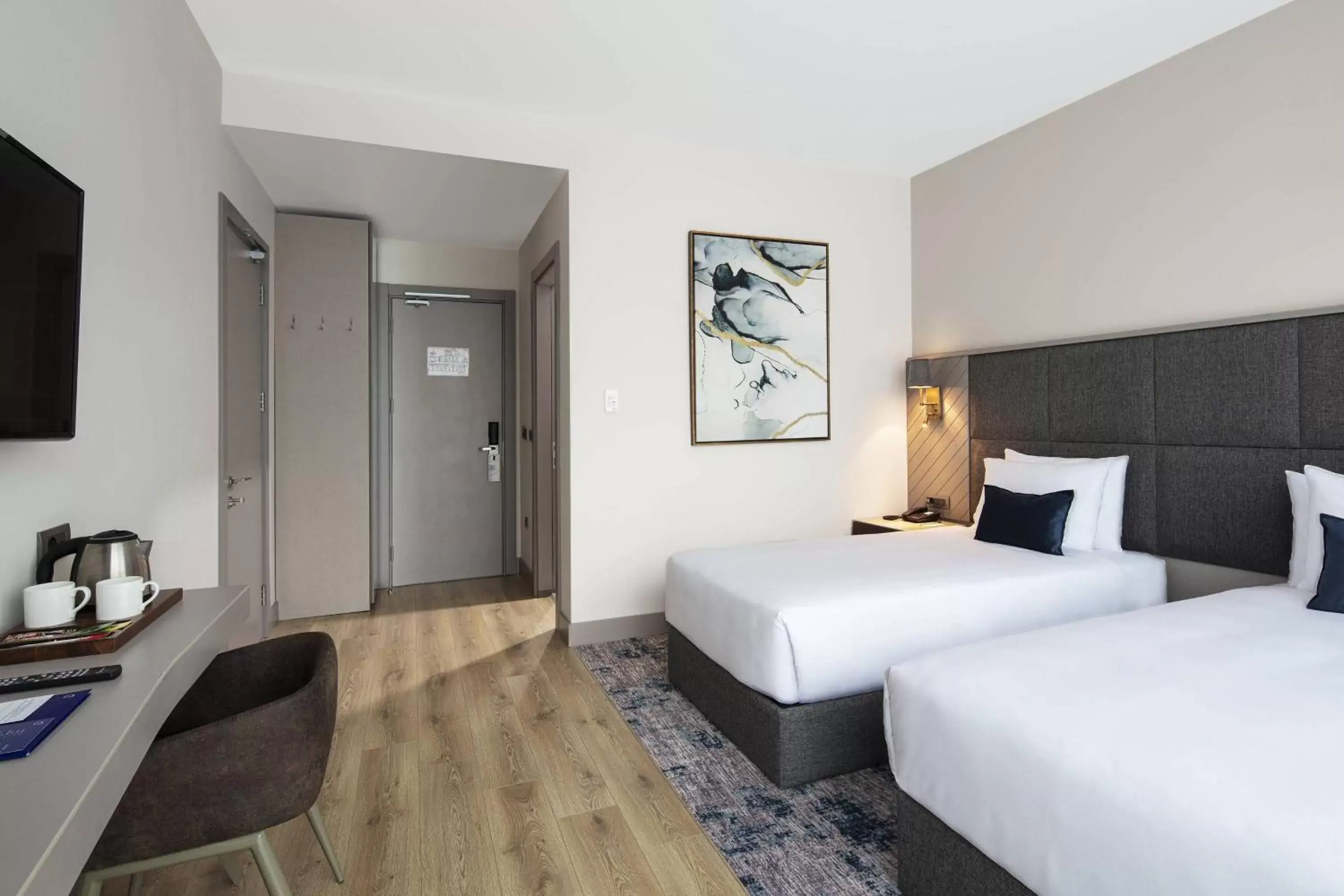 Photo of the whole room, Bed in Delta Hotels by Marriott Istanbul Kagithane