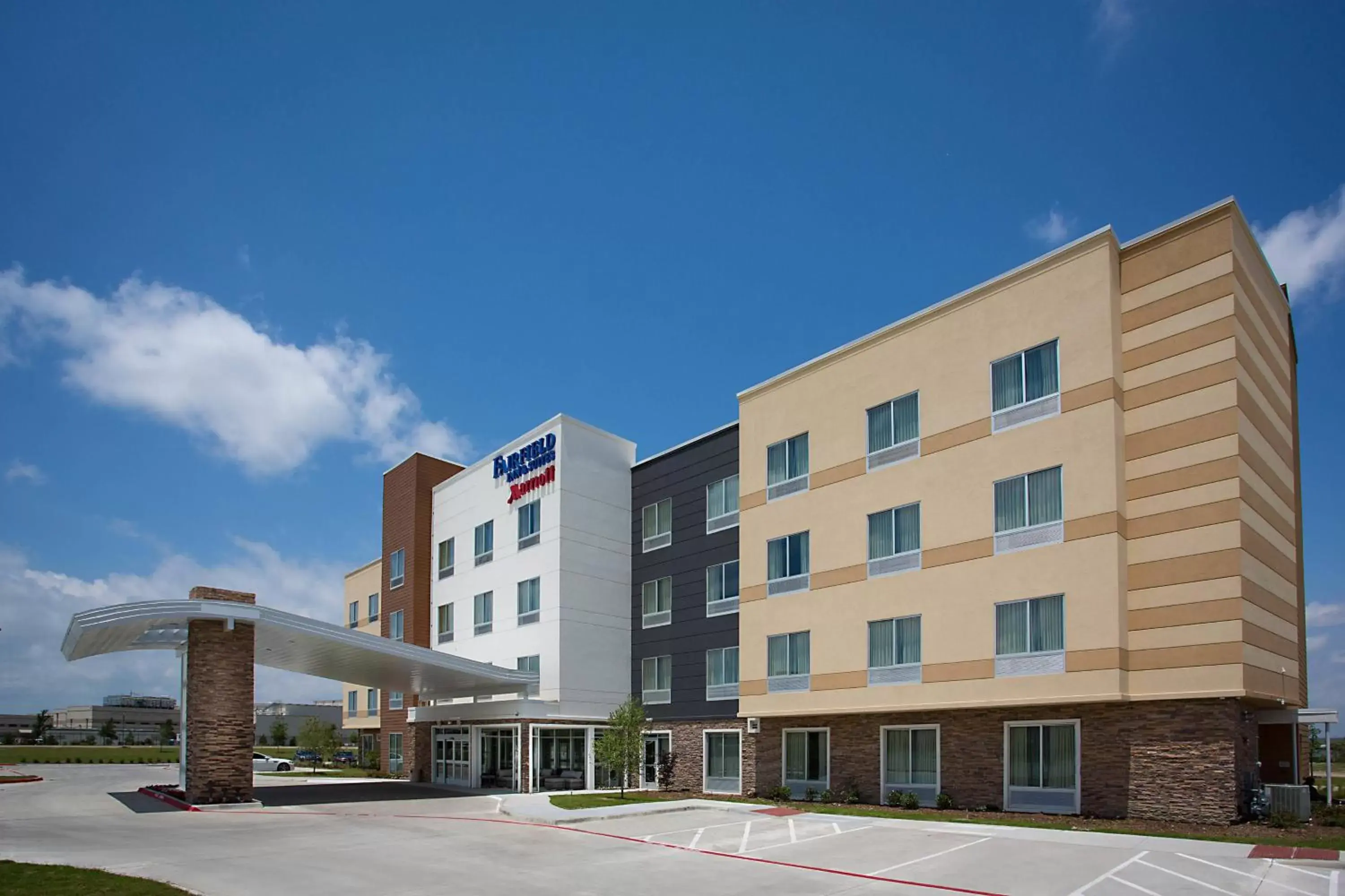 Property Building in Fairfield Inn & Suites by Marriott Dallas West/I-30