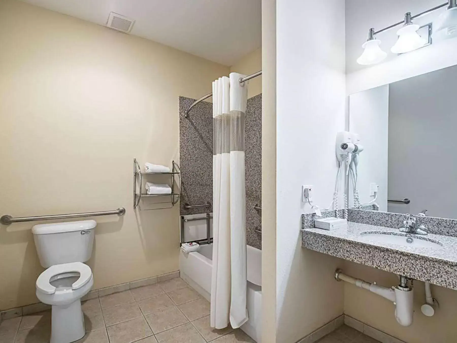 Photo of the whole room, Bathroom in Days Inn by Wyndham Copperas Cove