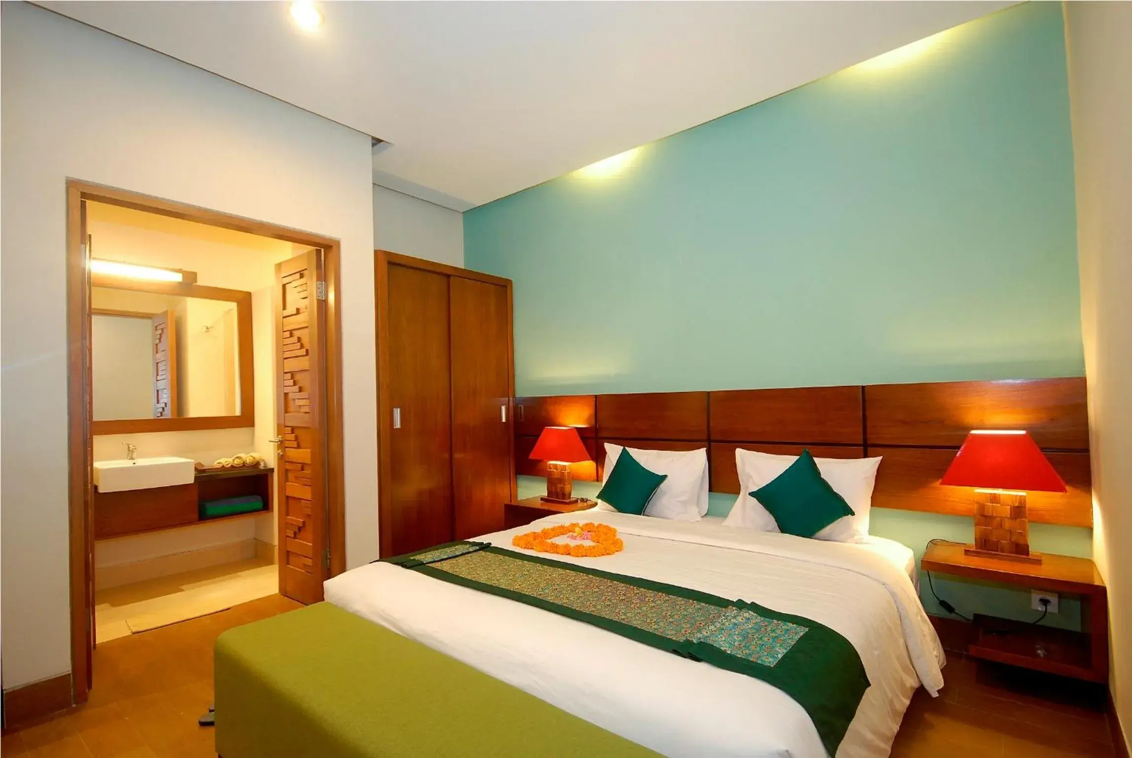 Bedroom, Bed in The Green Zhurga Suite