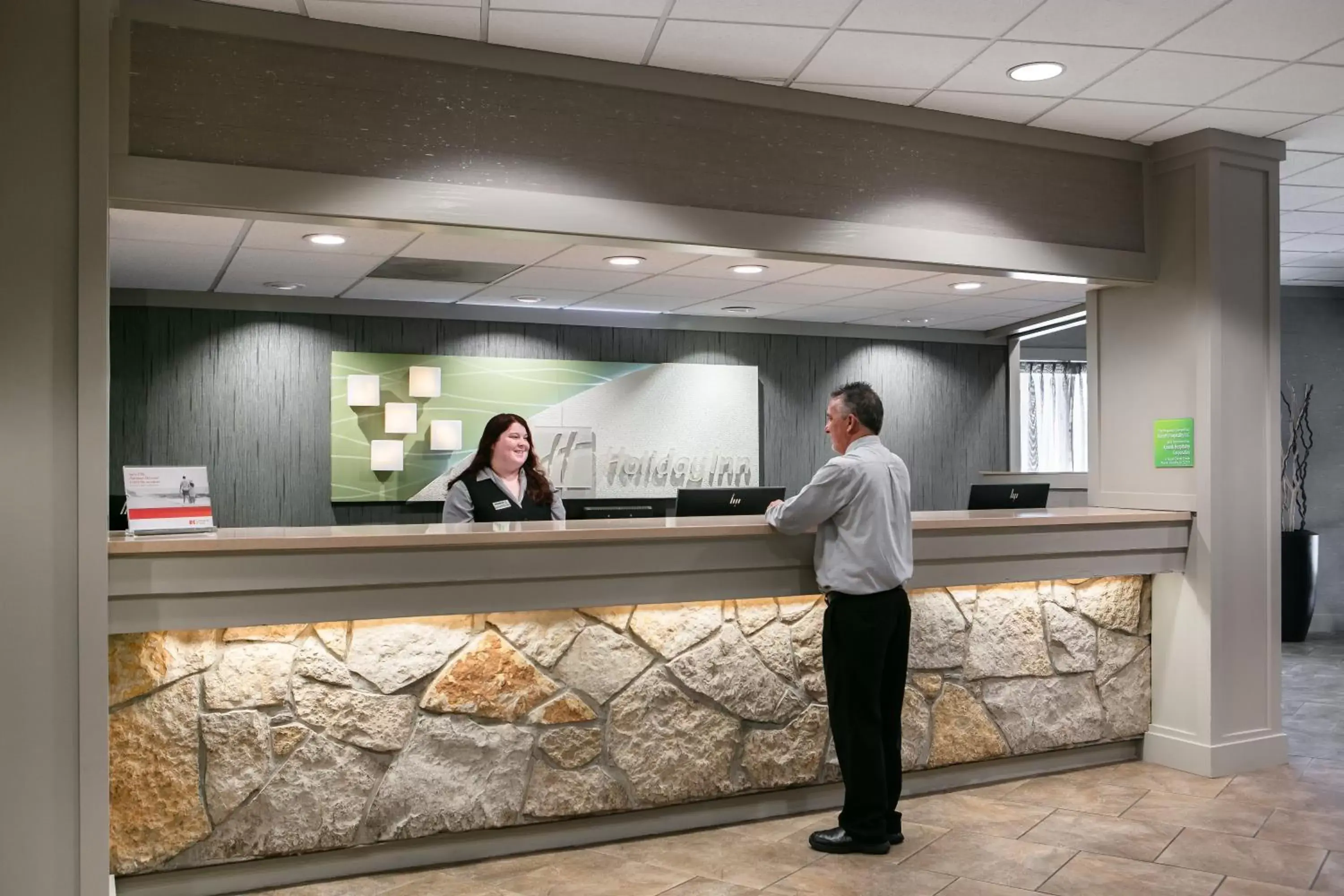 Property building, Staff in Holiday Inn Hotel & Suites Des Moines-Northwest, an IHG Hotel