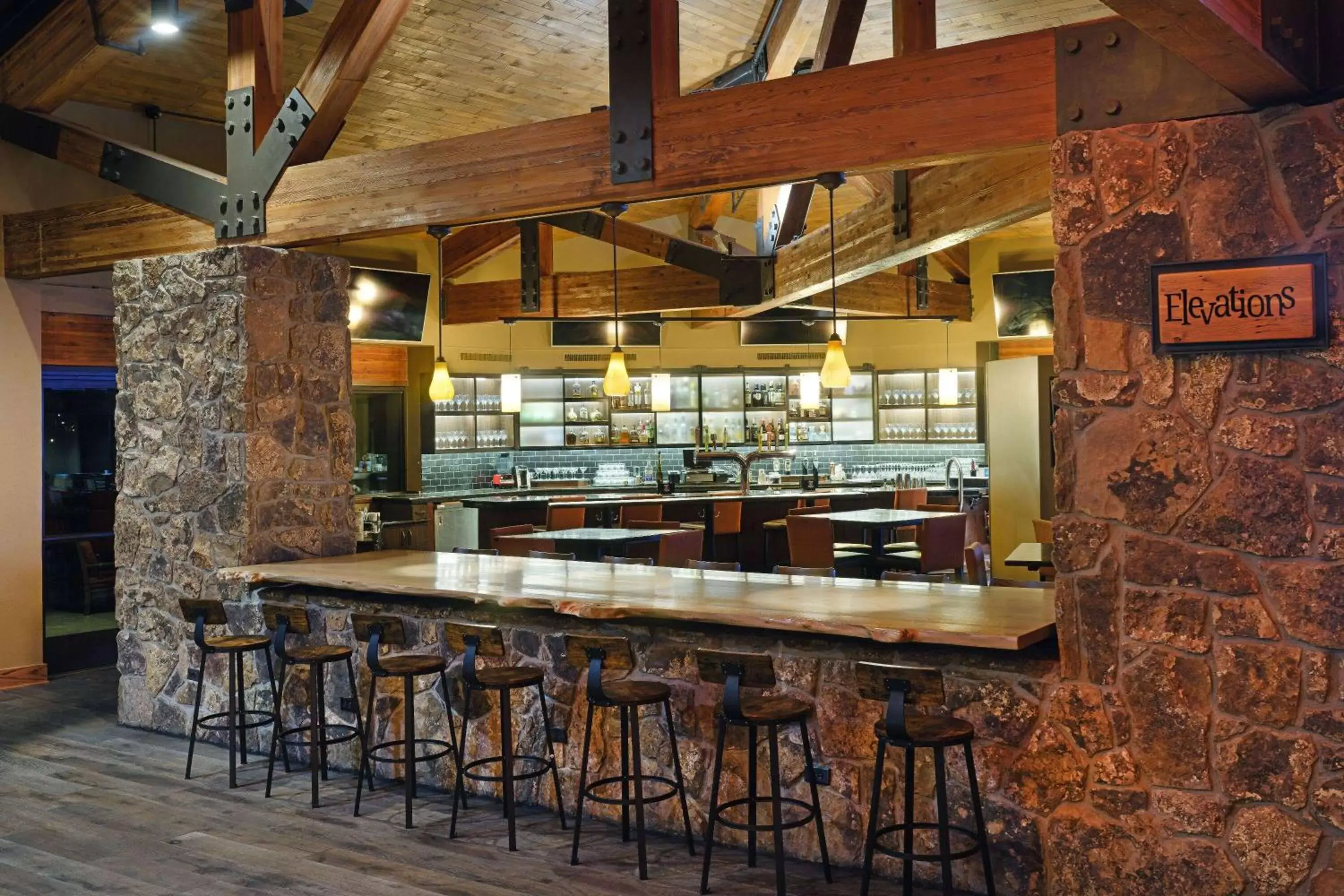Lounge or bar, Lounge/Bar in Cheyenne Mountain Resort, a Dolce by Wyndham
