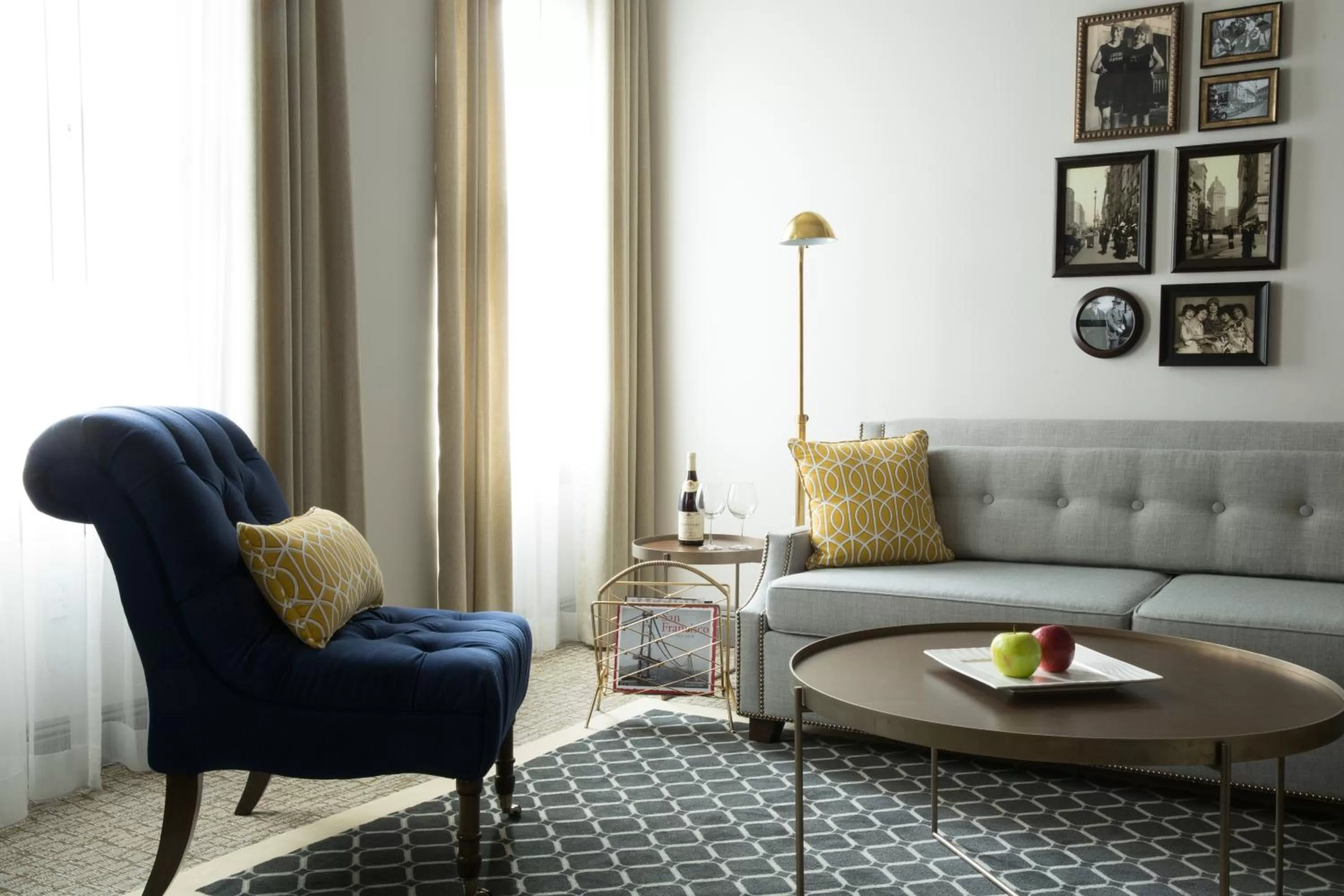 Seating area in Warwick San Francisco