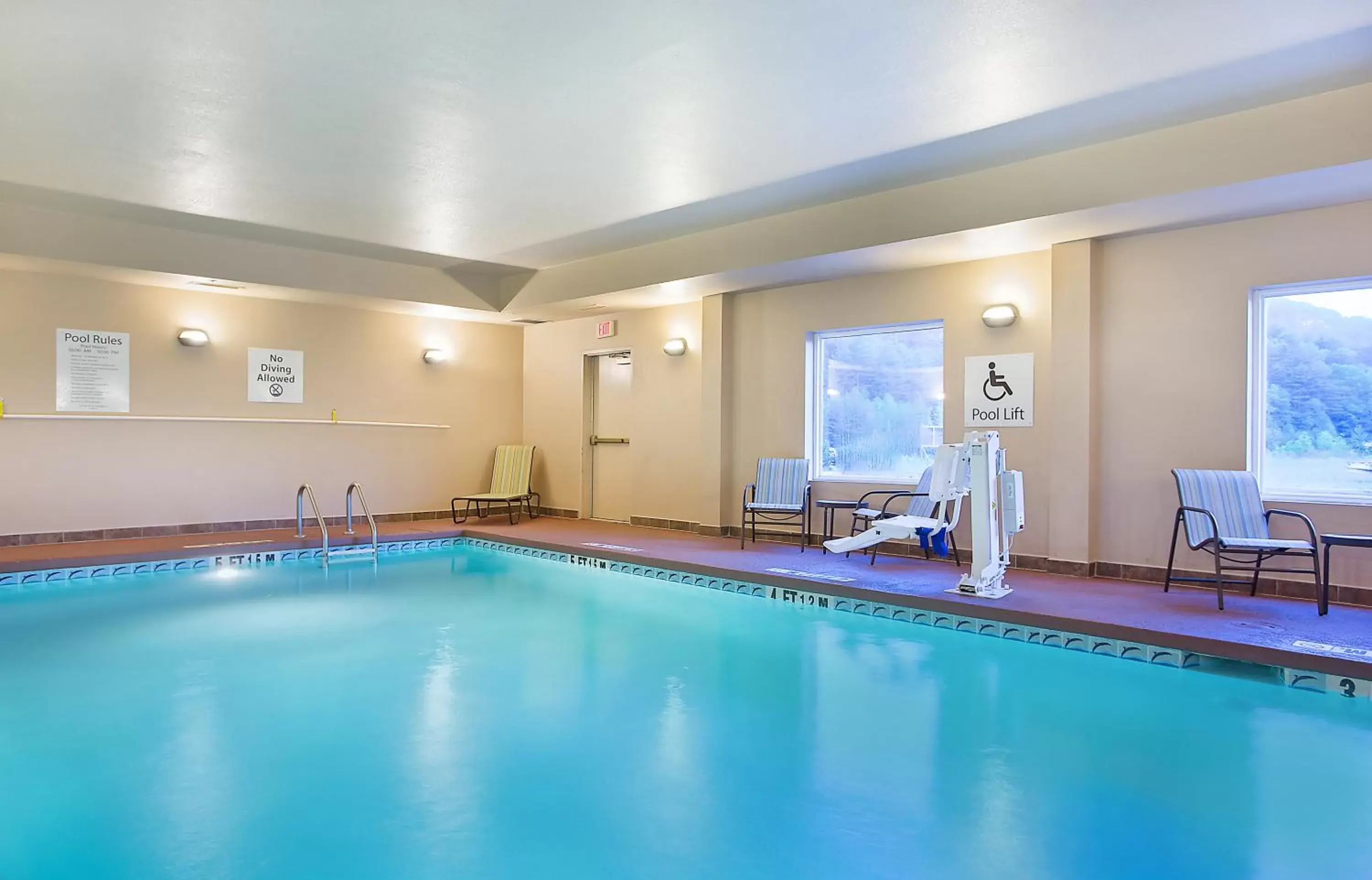 Swimming Pool in Holiday Inn Express & Suites Murphy, an IHG Hotel