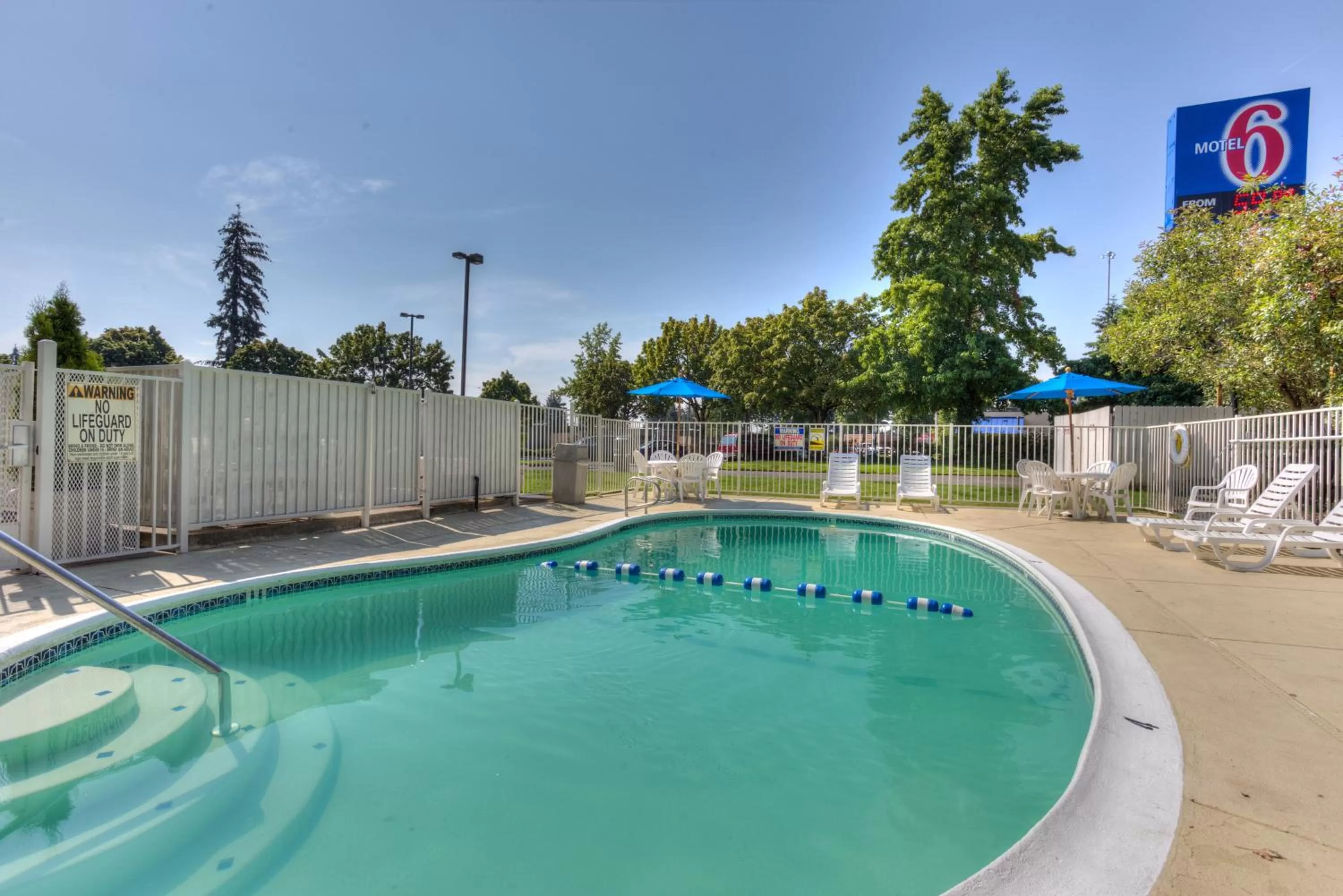 Swimming pool in Motel 6-Portland, OR - Tigard West