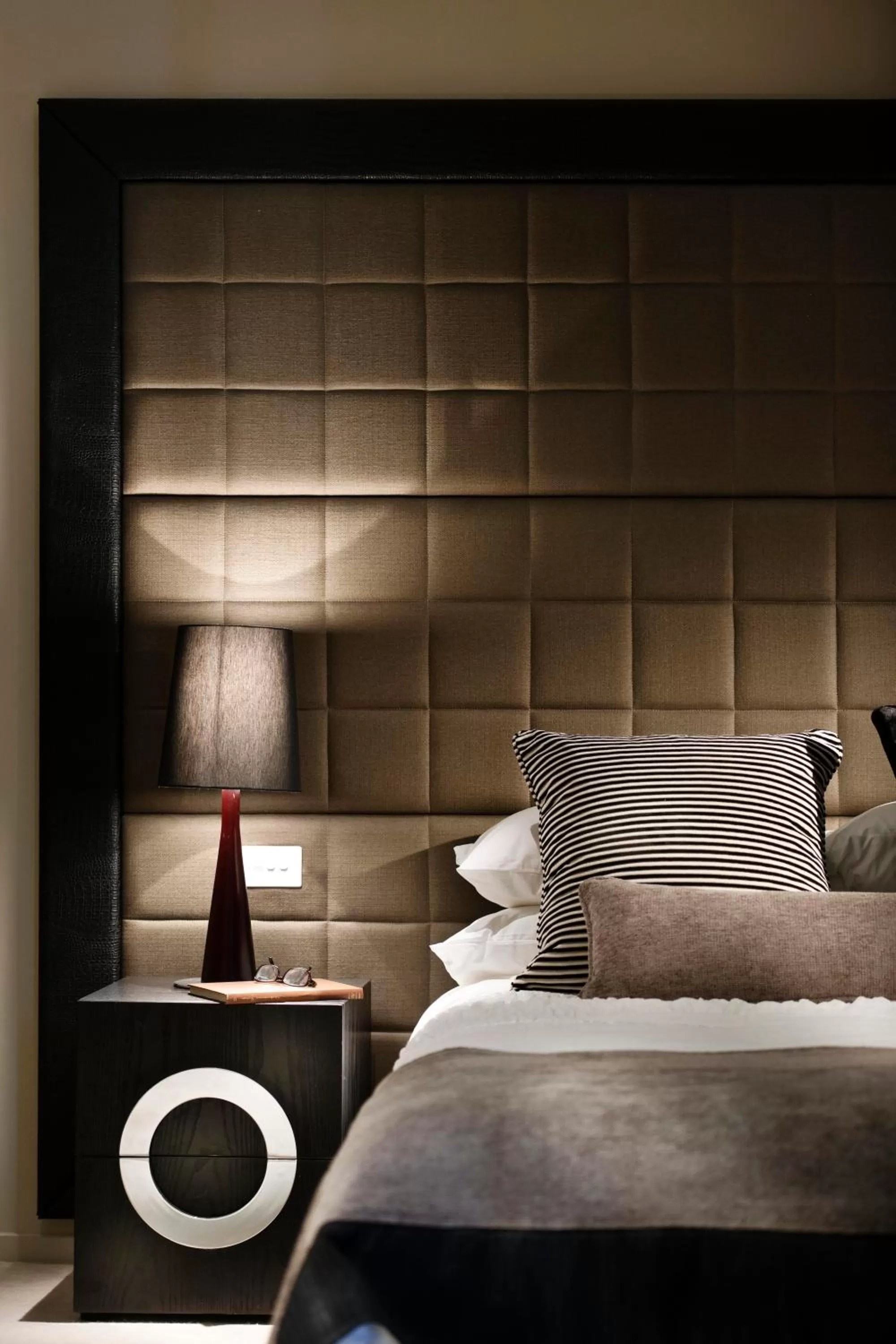 Bed in Fraser Suites Perth