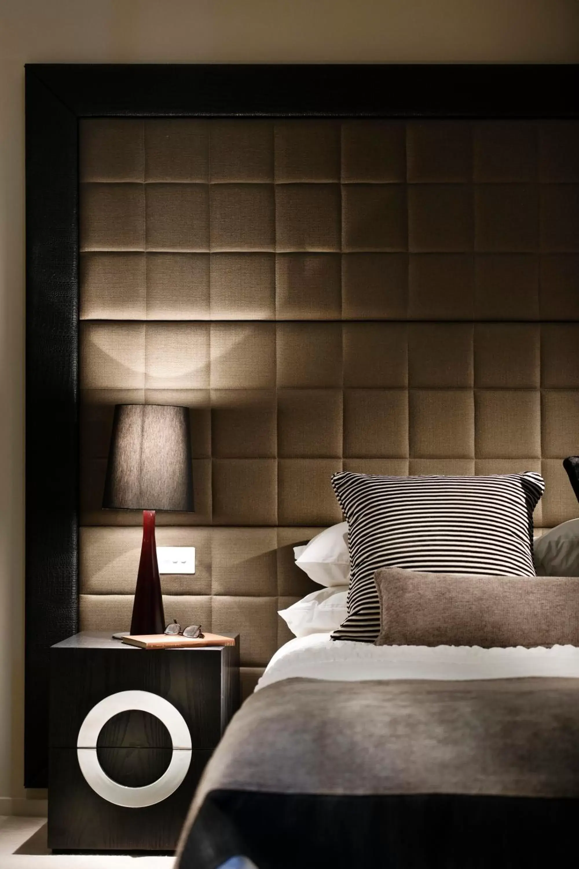 Bed in Fraser Suites Perth Bed in Fraser Suites Perth