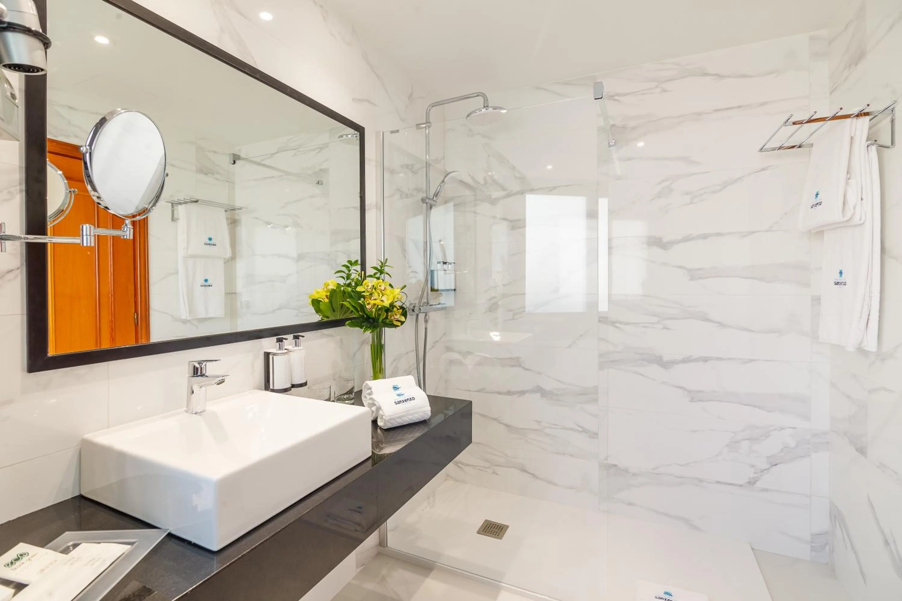 Shower in Gran Talaso Hotel Sanxenxo