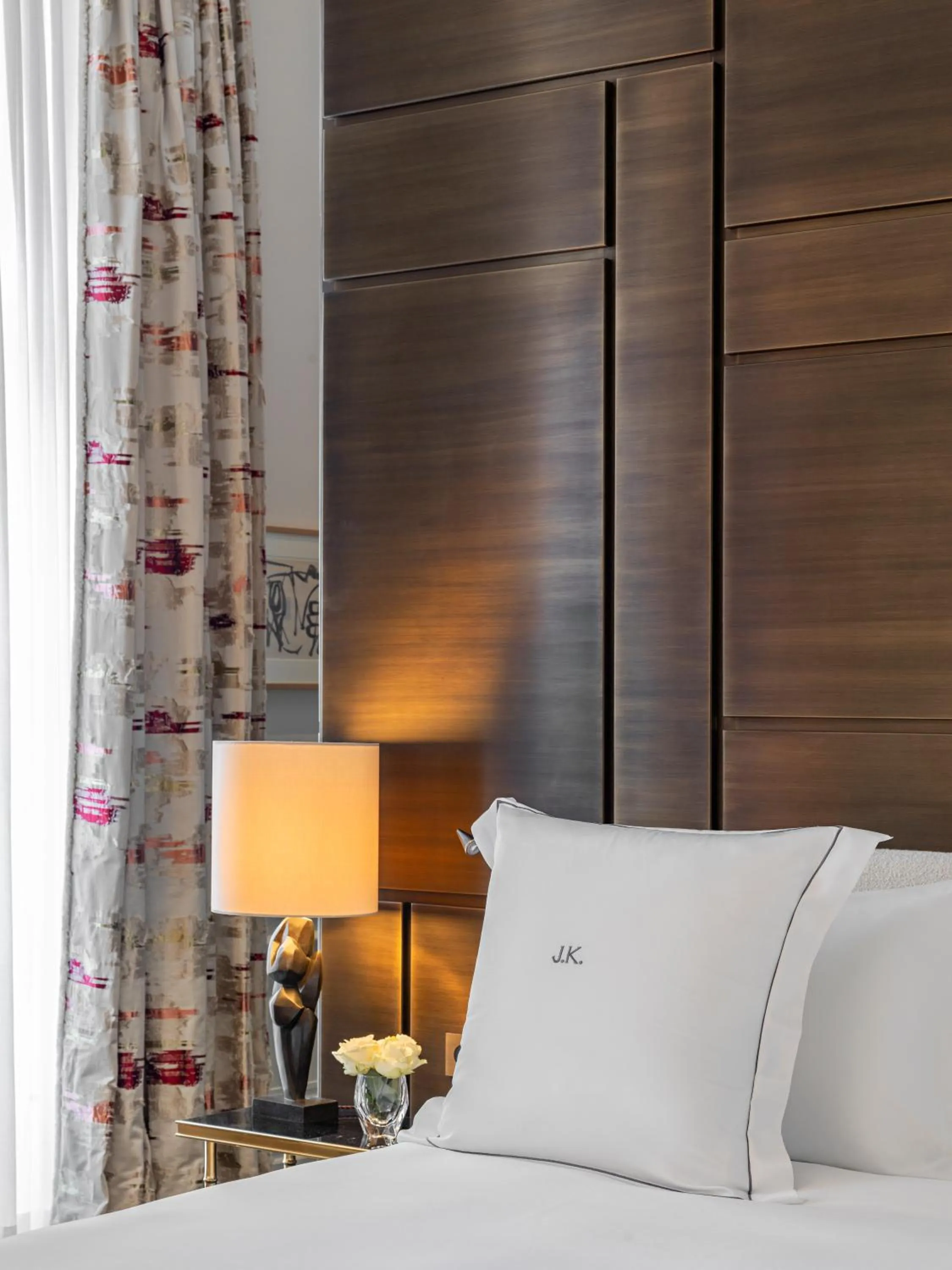 Bedroom, Bed in J.K. Place Paris