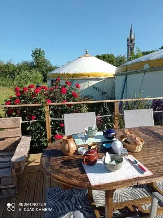 Balcony/Terrace in Les Yourtes d'Hôtes