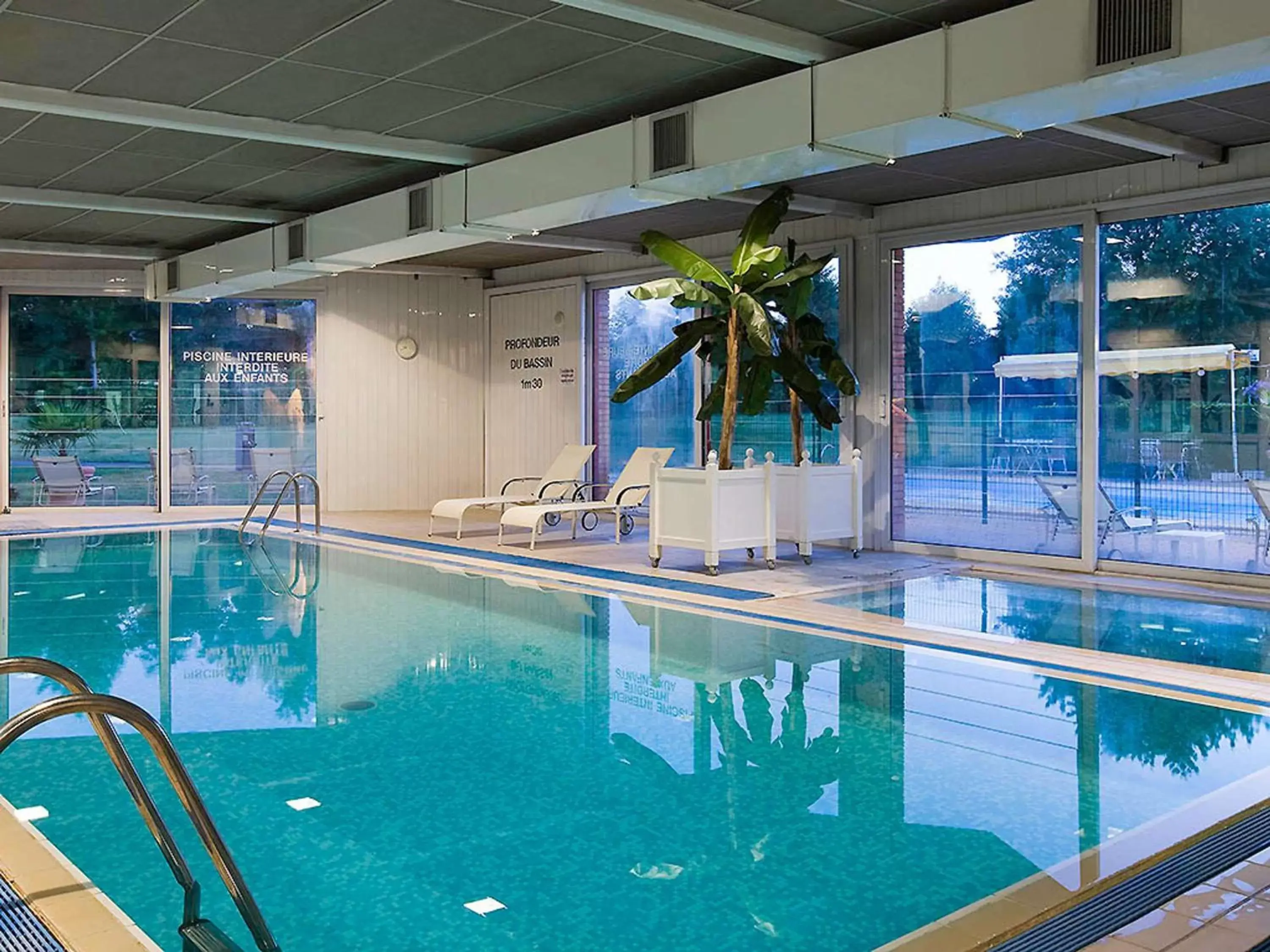 Fitness centre/facilities, Swimming Pool in Mercure Lyon Est Villefontaine