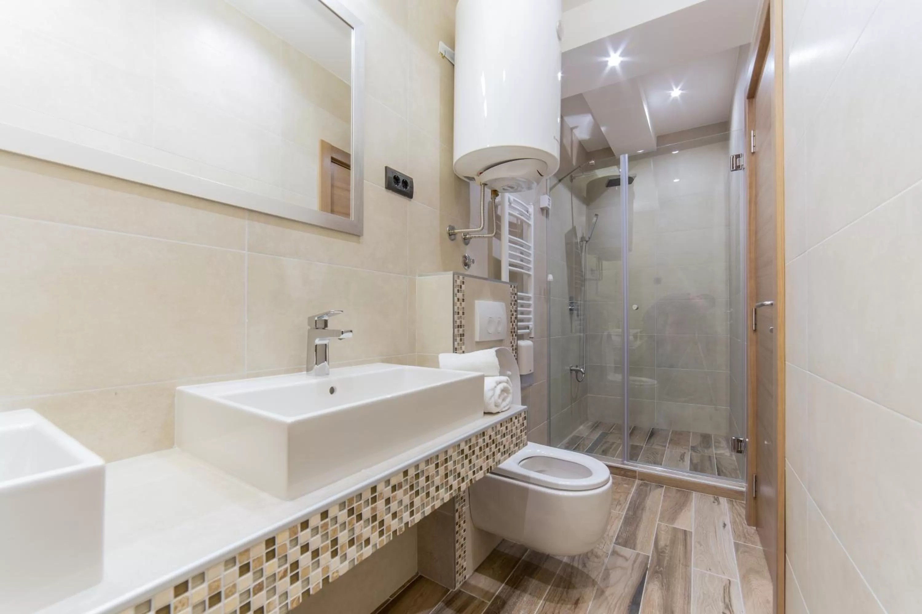 Shower in M House Belgrade Residence