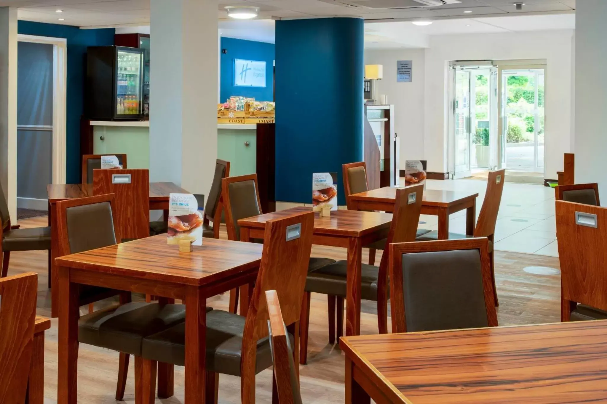 Lobby or reception, Restaurant/Places to Eat in Holiday Inn Express York, an IHG Hotel