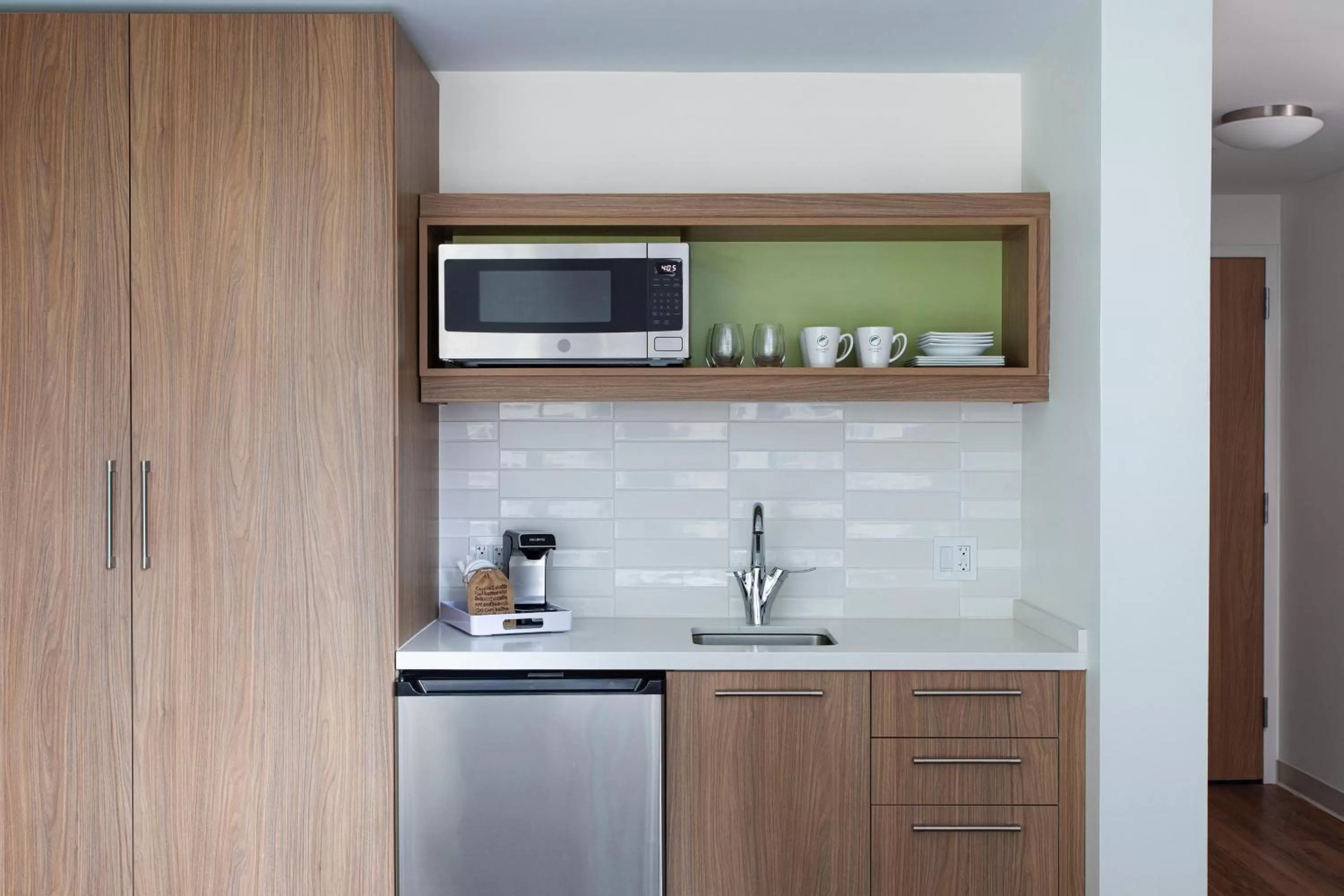 Kitchen or kitchenette in Element Philadelphia Downtown