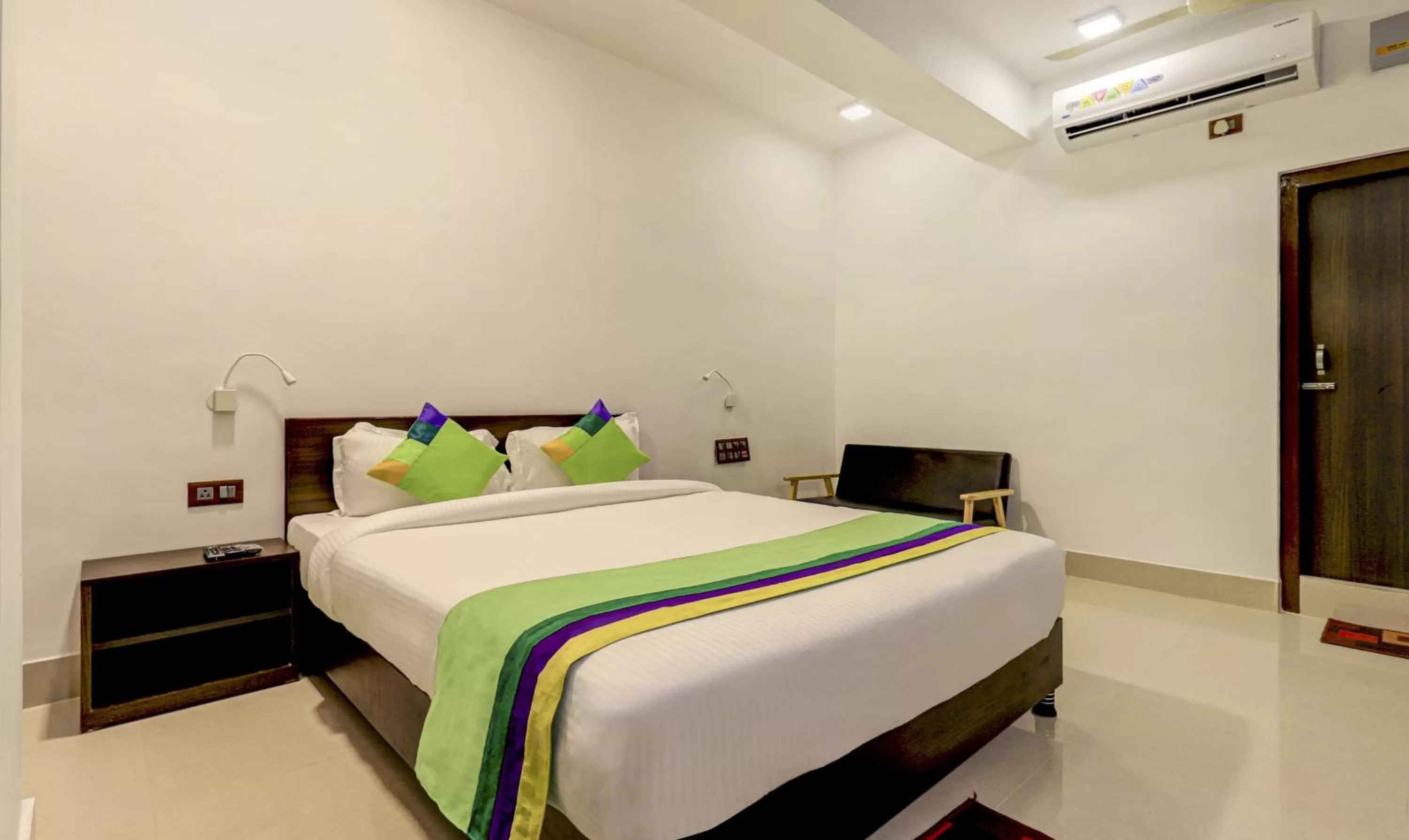 Bedroom, Bed in Treebo Arna Residency