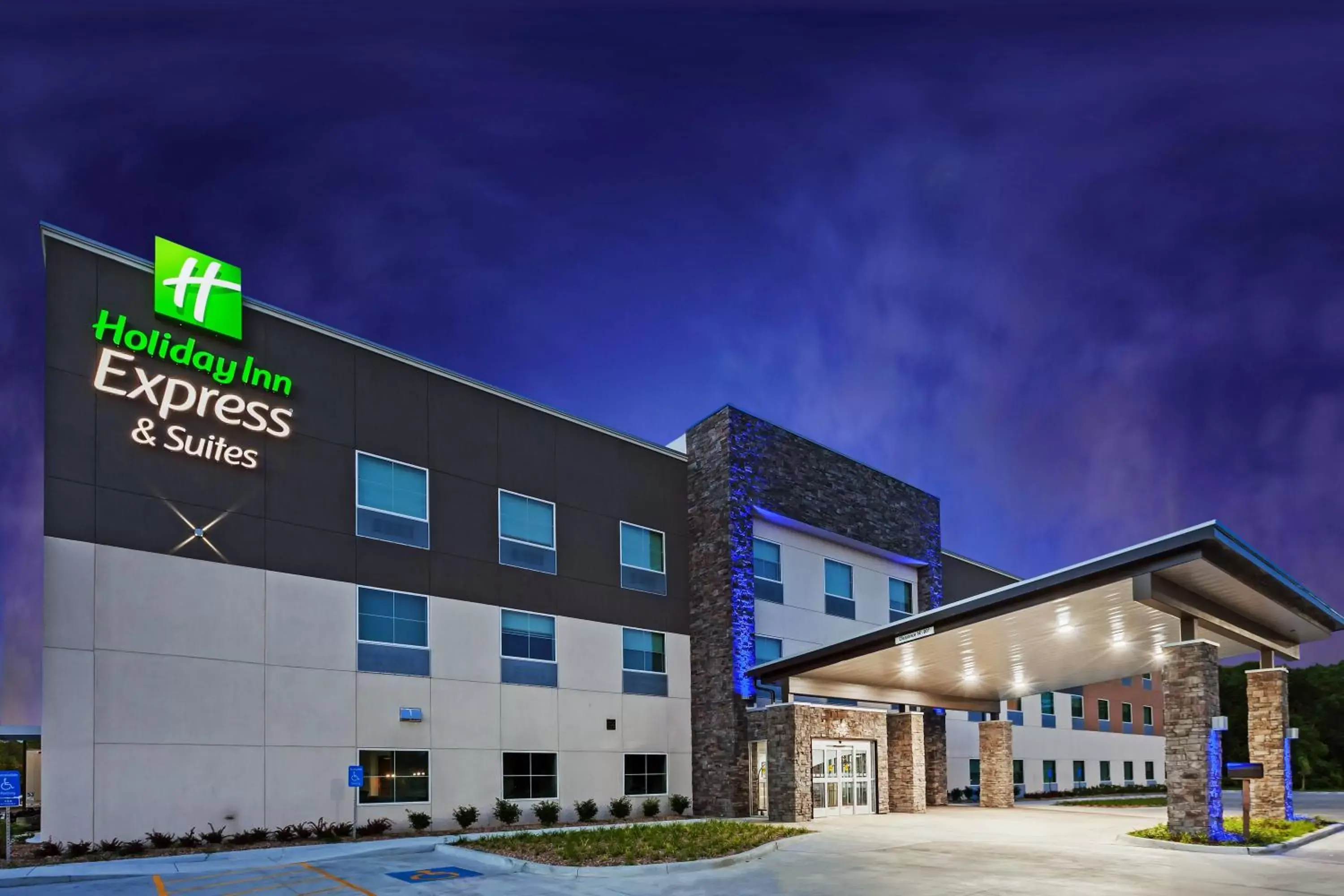 Property building in Holiday Inn Express & Suites - Coffeyville, an IHG Hotel