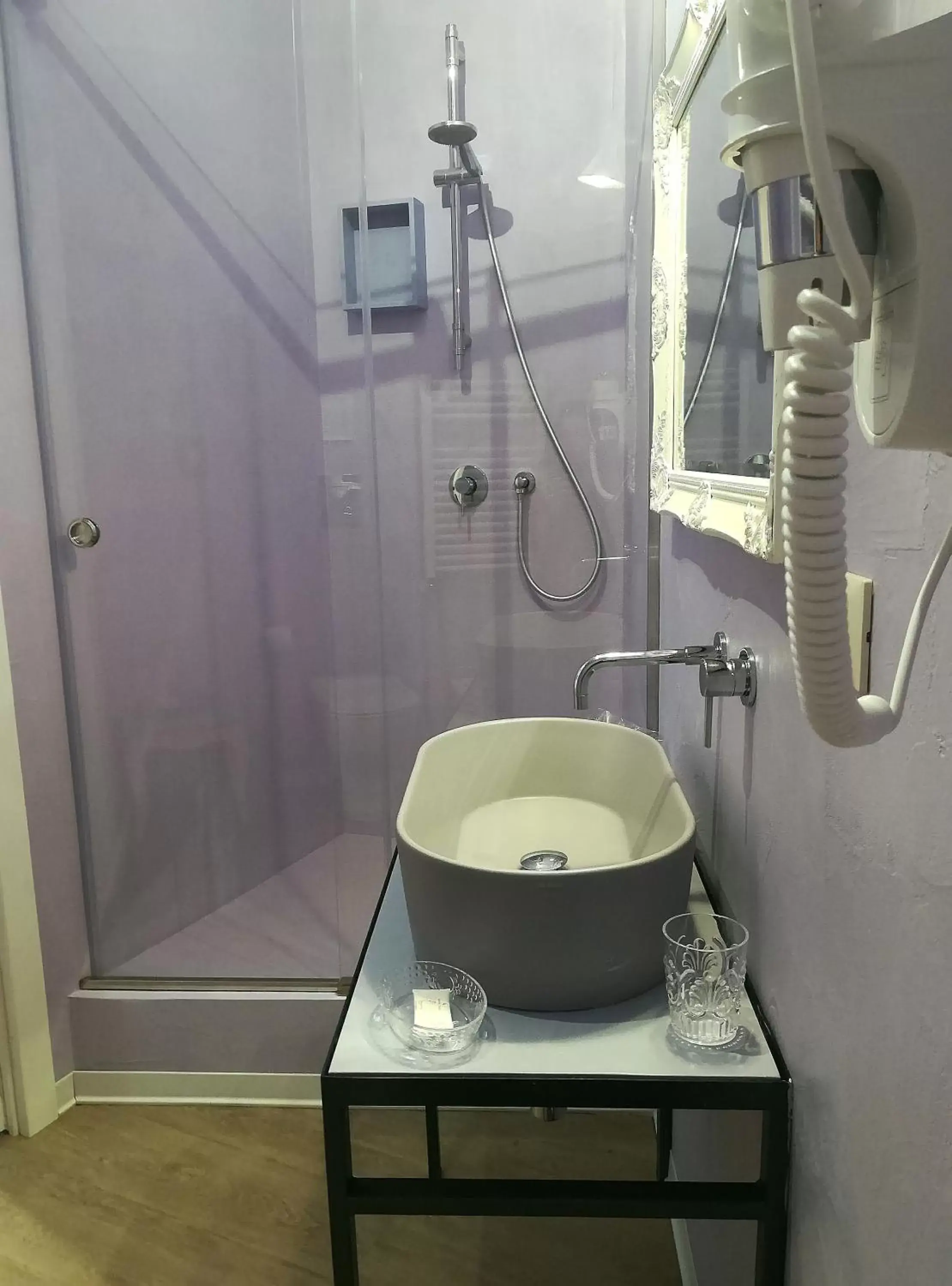 Shower, Bathroom in Persiane al Cassaro
