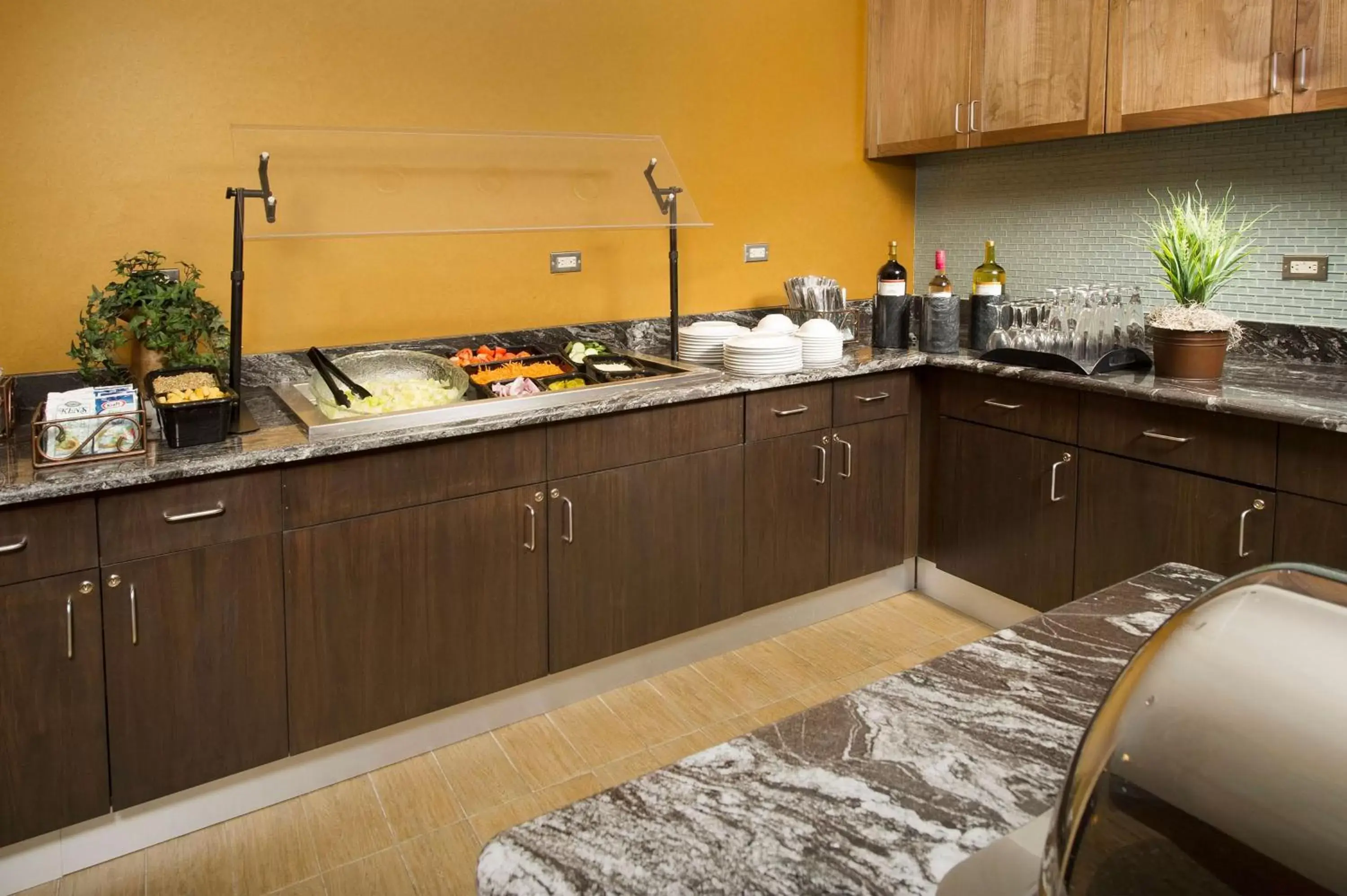 Breakfast, Kitchen/Kitchenette in Homewood Suites by Hilton Lackland AFB/SeaWorld, TX
