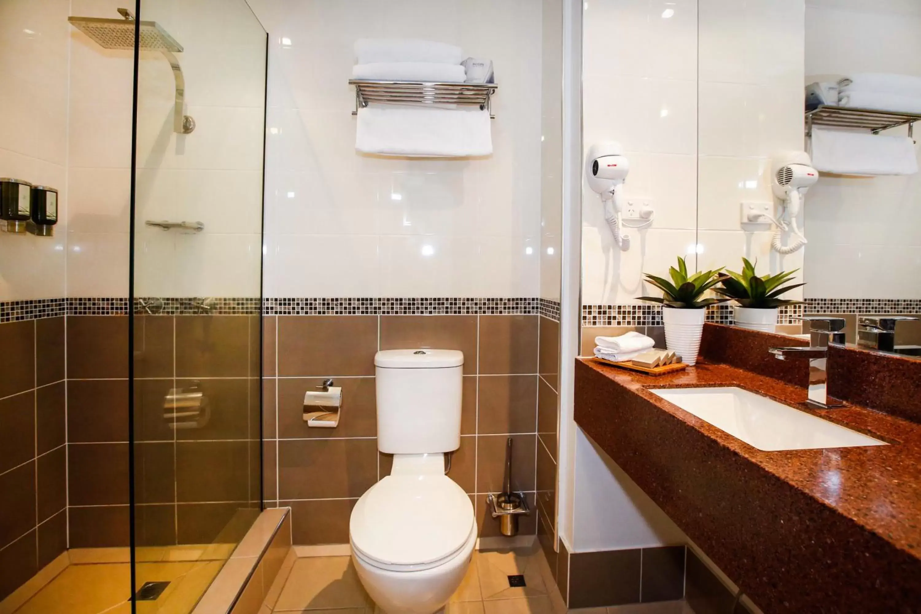 Shower, Bathroom in Chifley Plaza Townsville