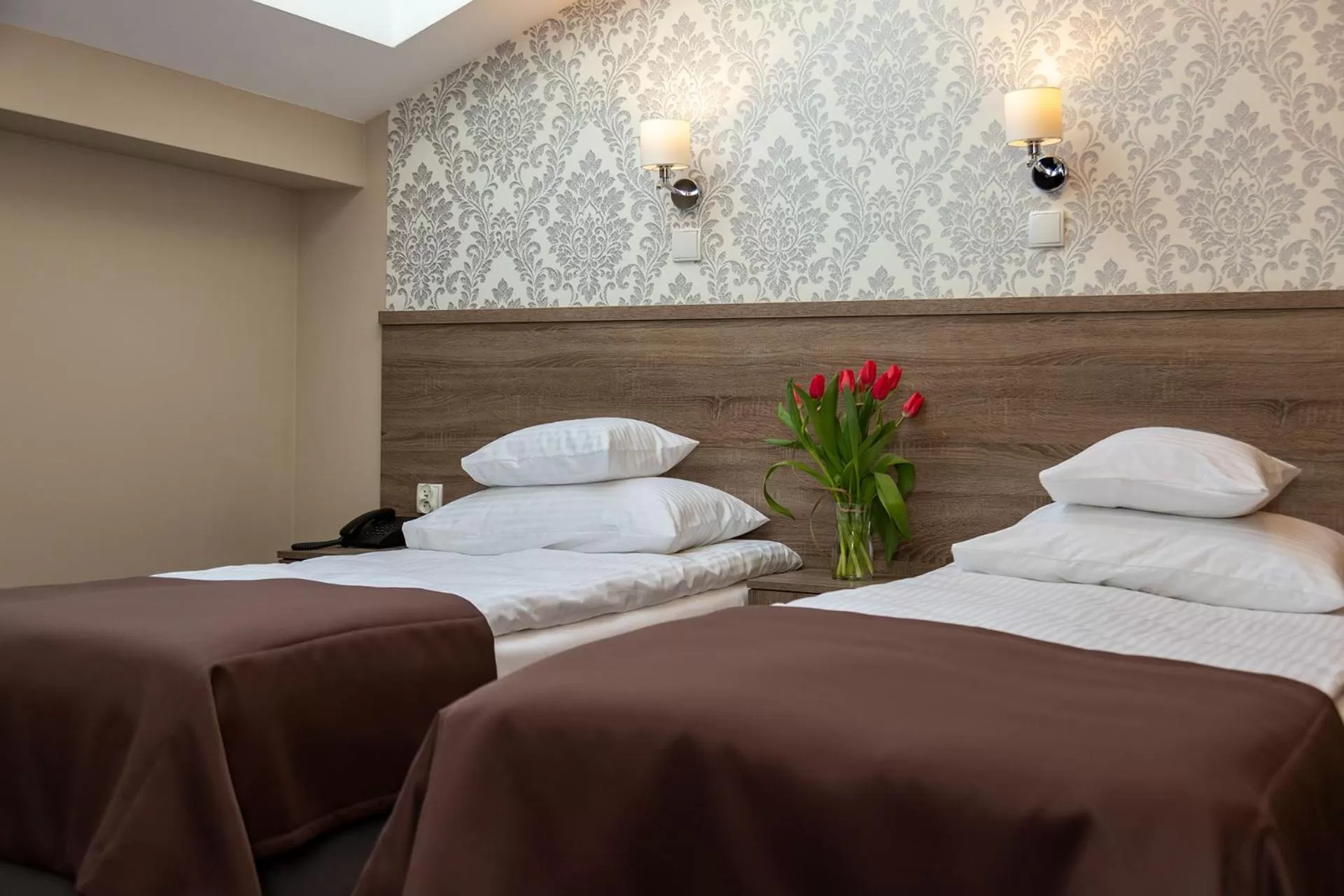 Bed in Hotel Maximum