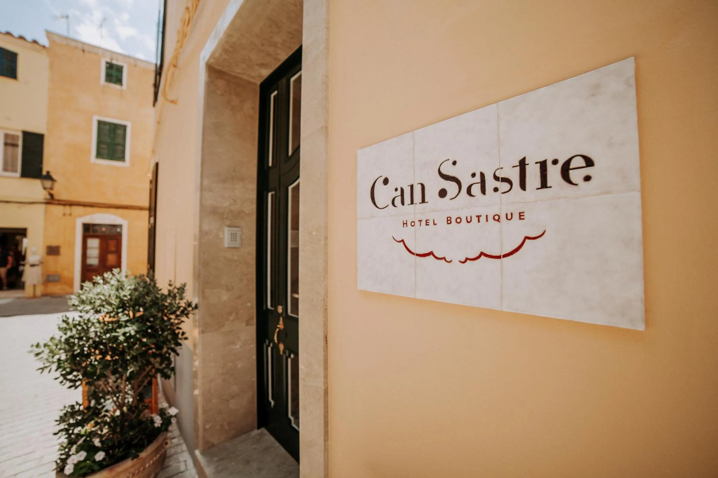 Facade/entrance in Hotel Boutique Can Sastre