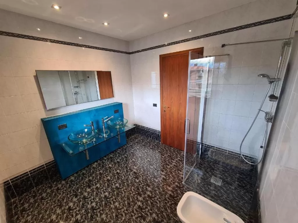 Bathroom in Bed & Breakfast Rezzonico