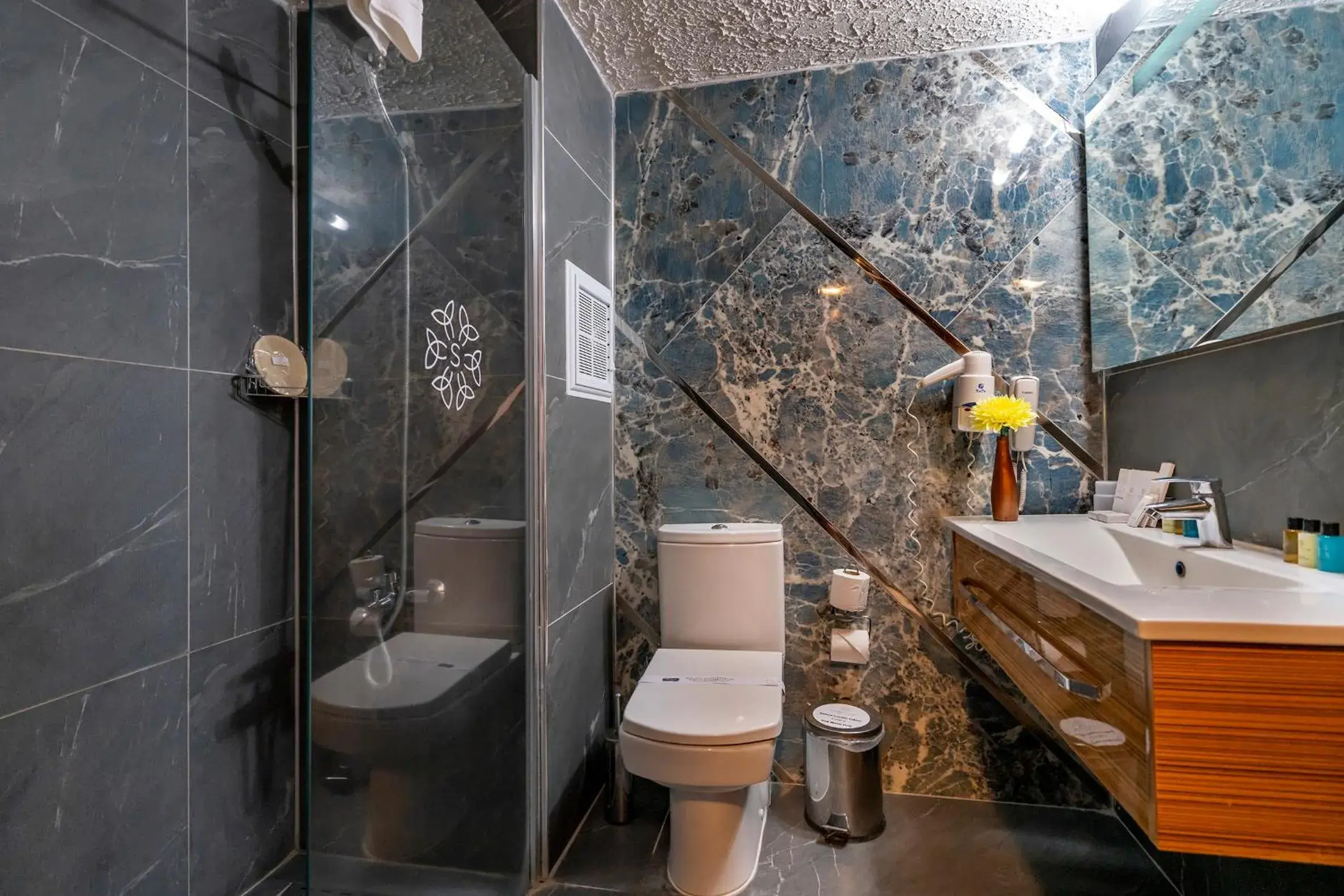 Shower, Bathroom in SIGNATURE GARDEN AVANOS Hotel & SPA