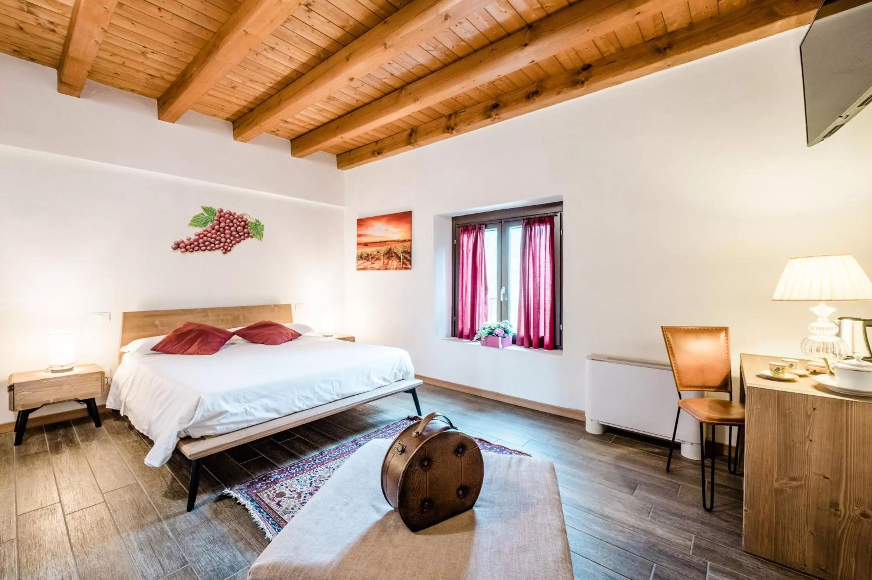 Photo of the whole room, Bed in SMART San Martino