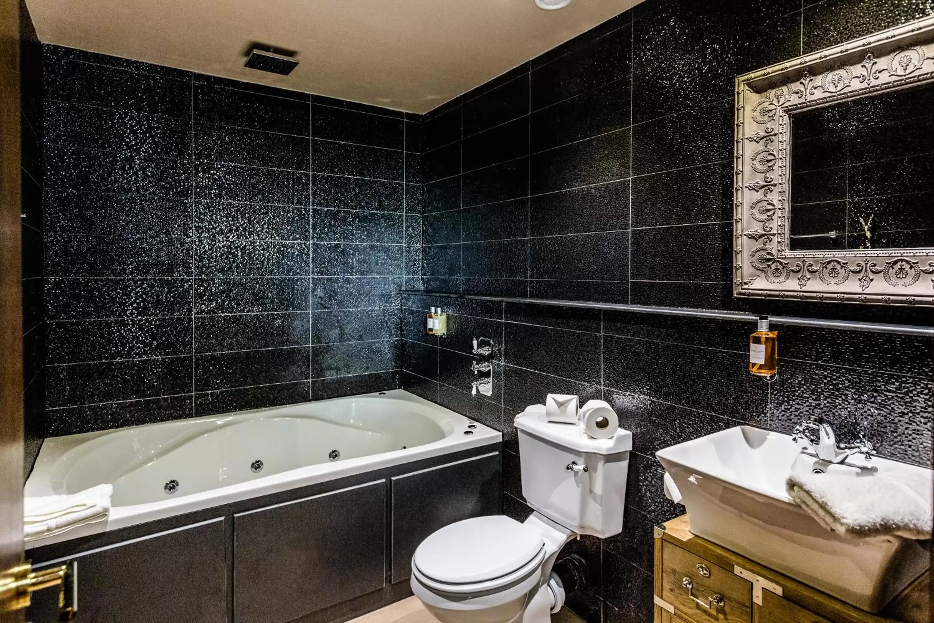 Bathroom in The Shankly Hotel Bathroom in The Shankly Hotel